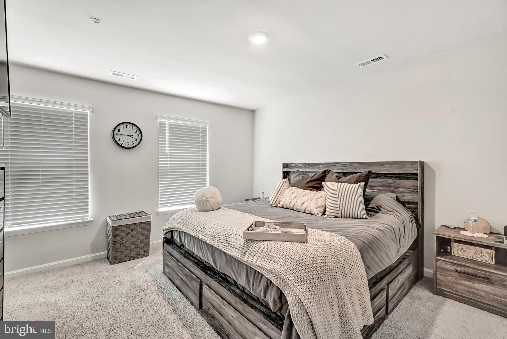 LOCUST RUN - Residential