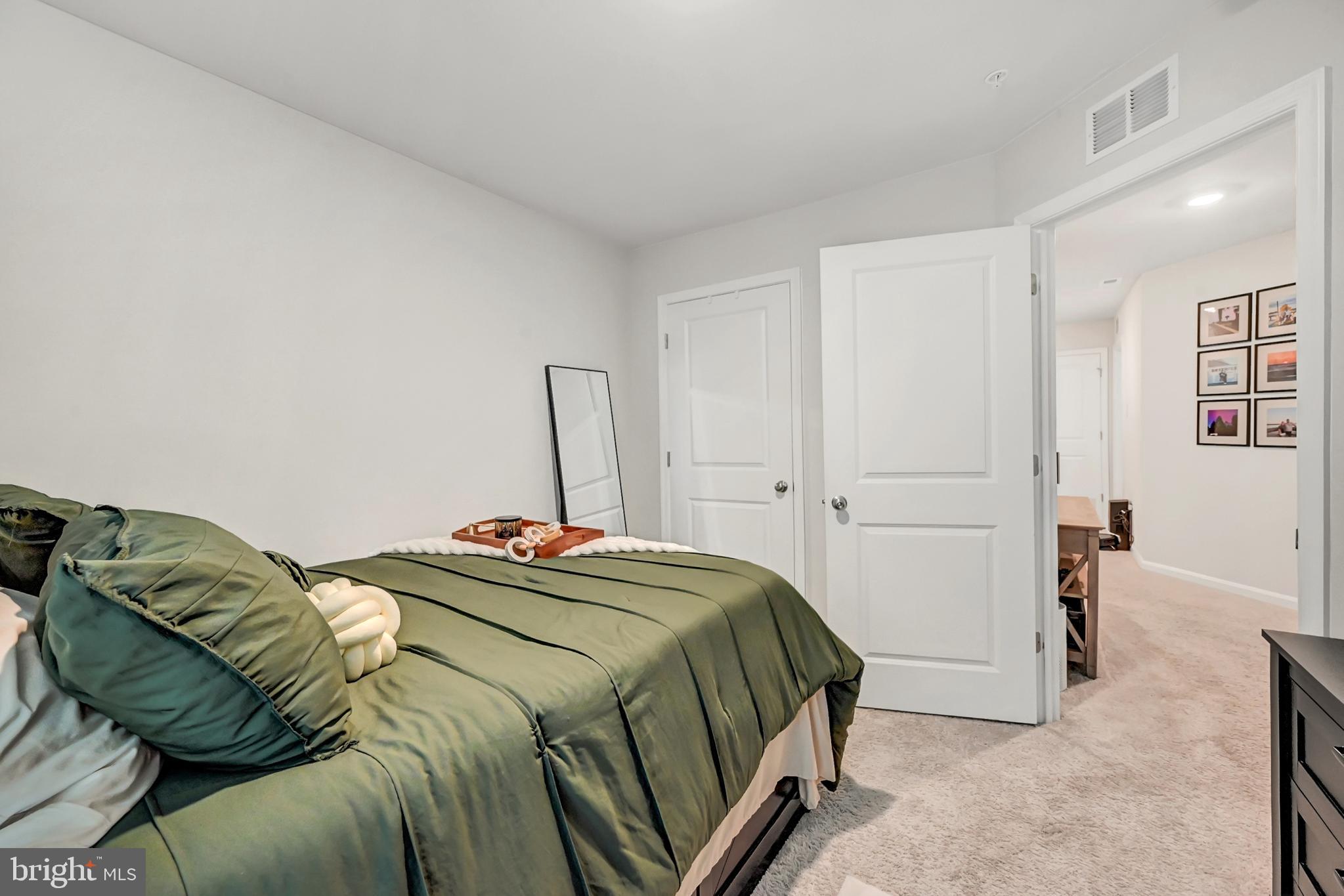 LOCUST RUN - Residential