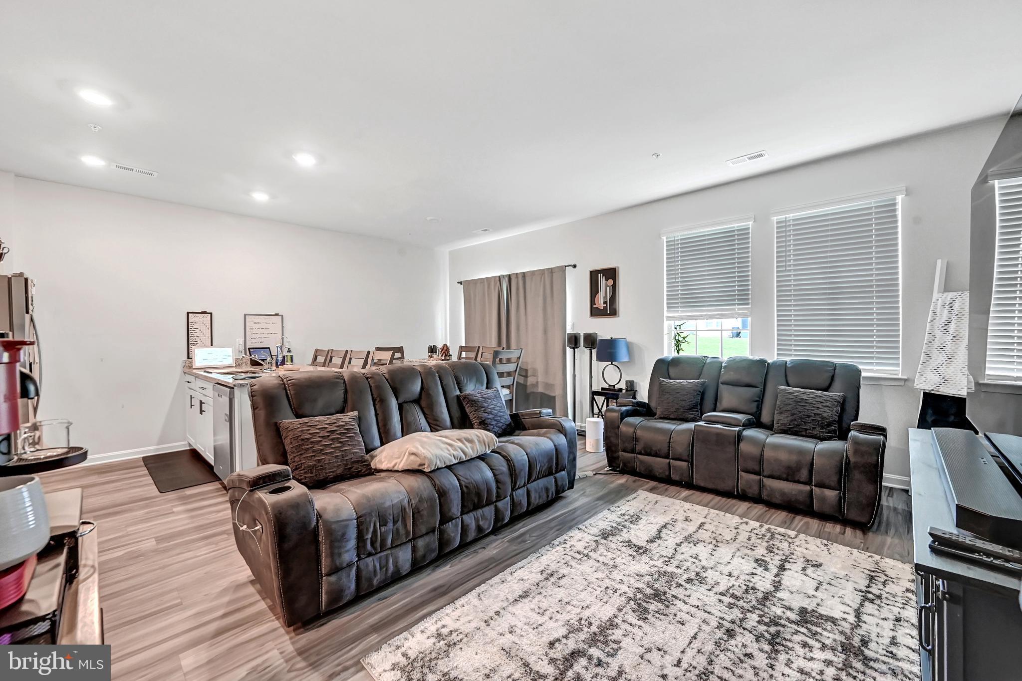 LOCUST RUN - Residential