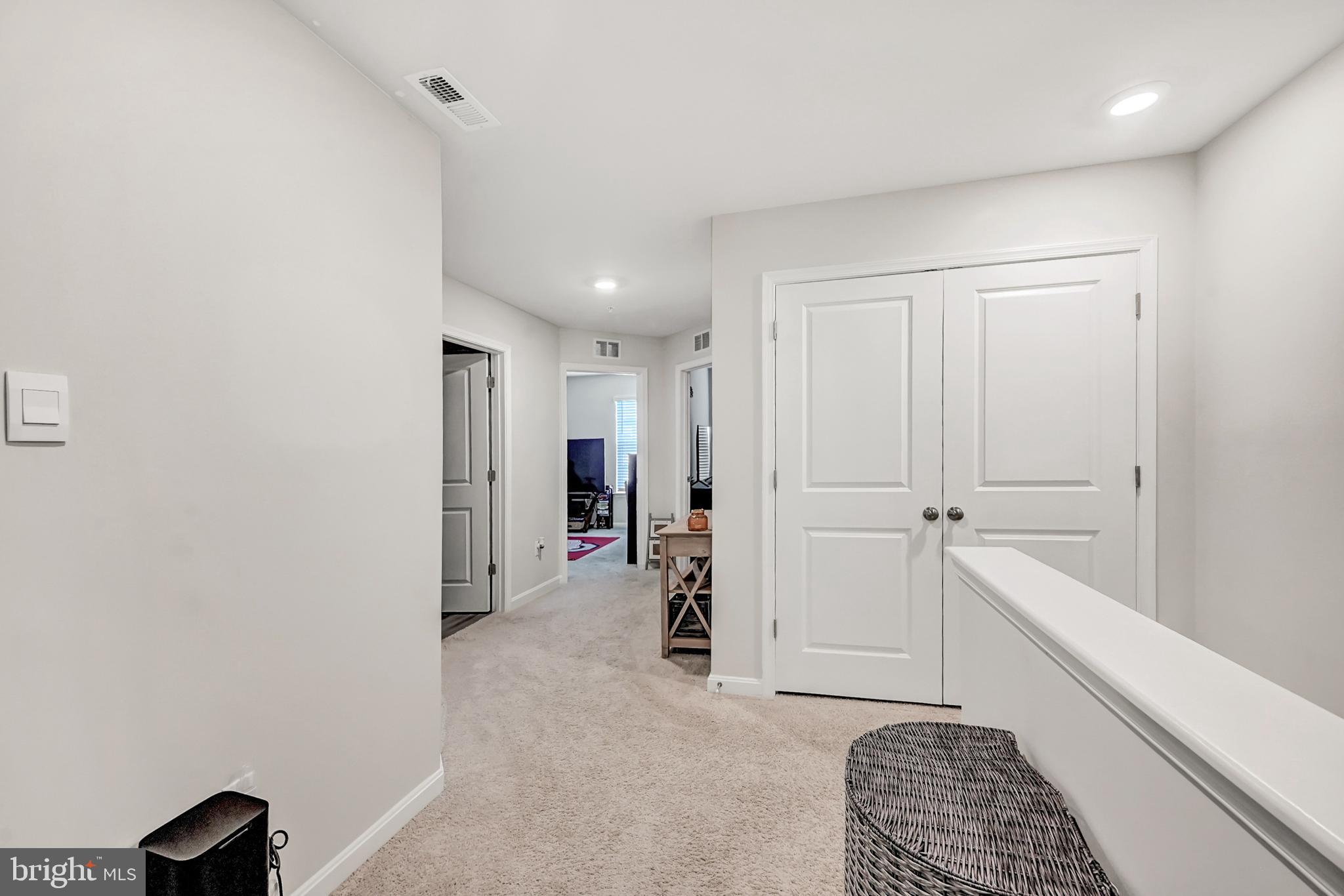 LOCUST RUN - Residential