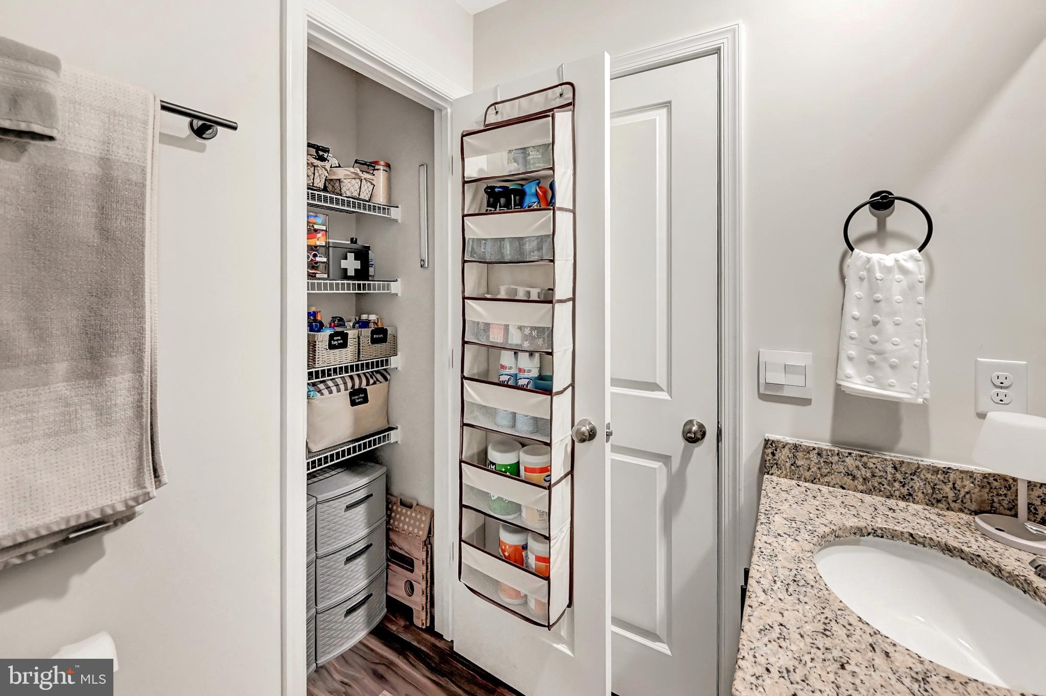 LOCUST RUN - Residential