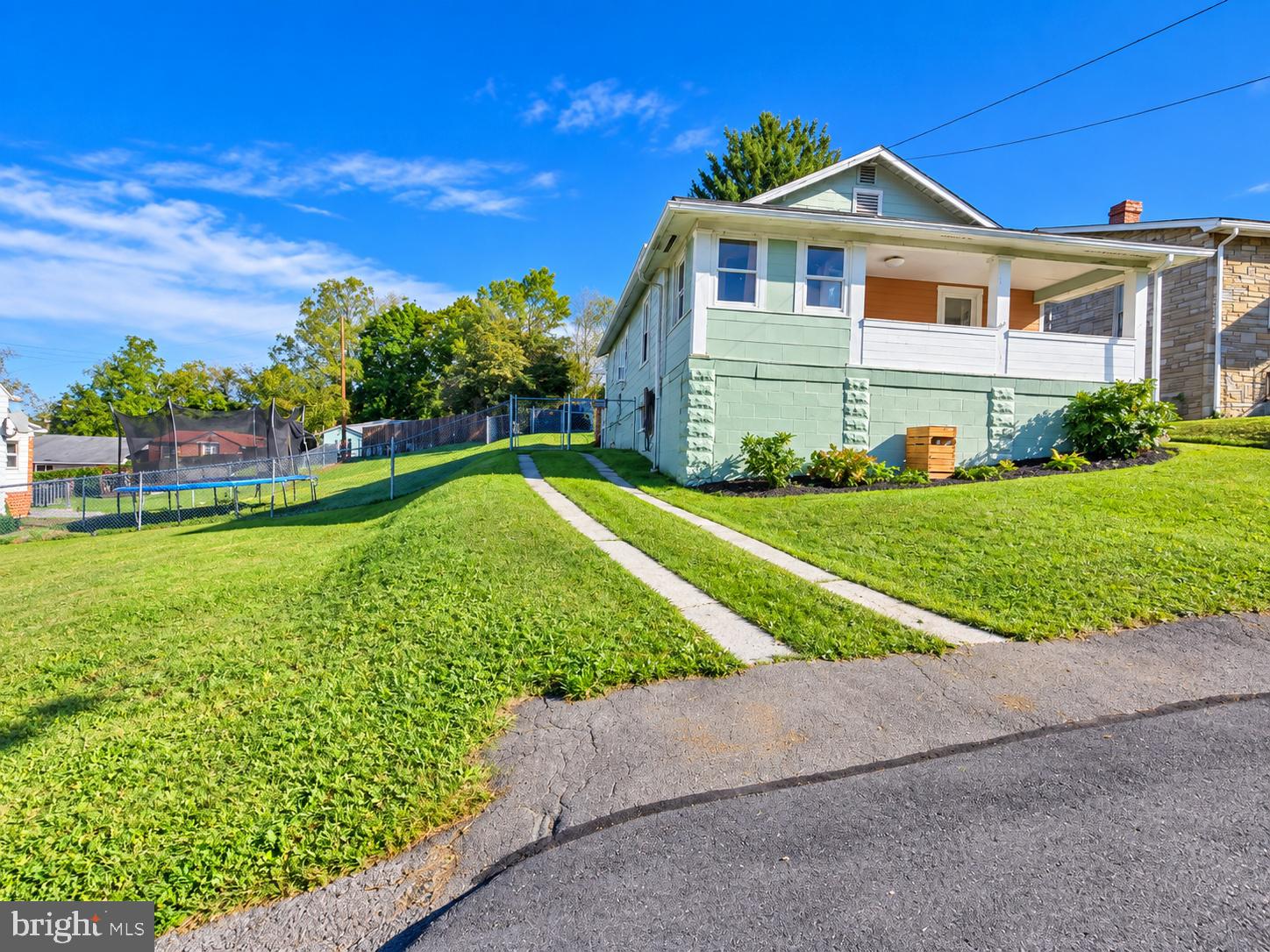 541 EASTERN AVENUE