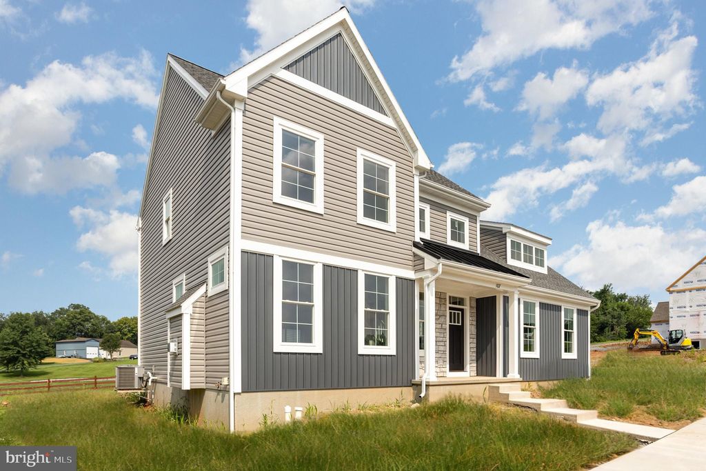 Photo of 107 Sparrow Lane, ELIZABETHTOWN, PA 17022 (MLS # PALA2064160)
