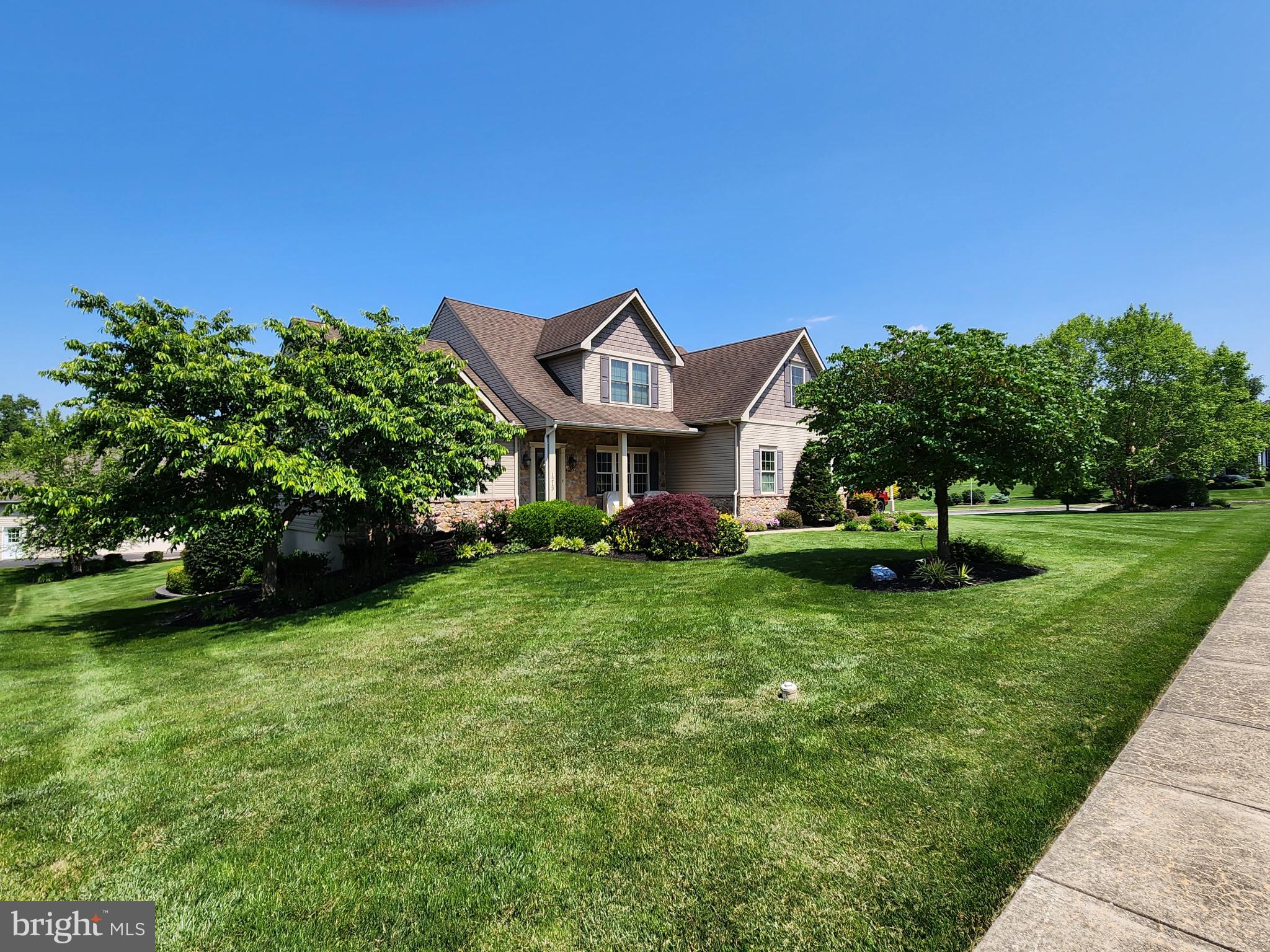 1213 WINTERBERRY DRIVE