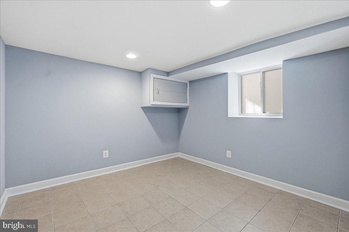 MAYFIELD - Residential