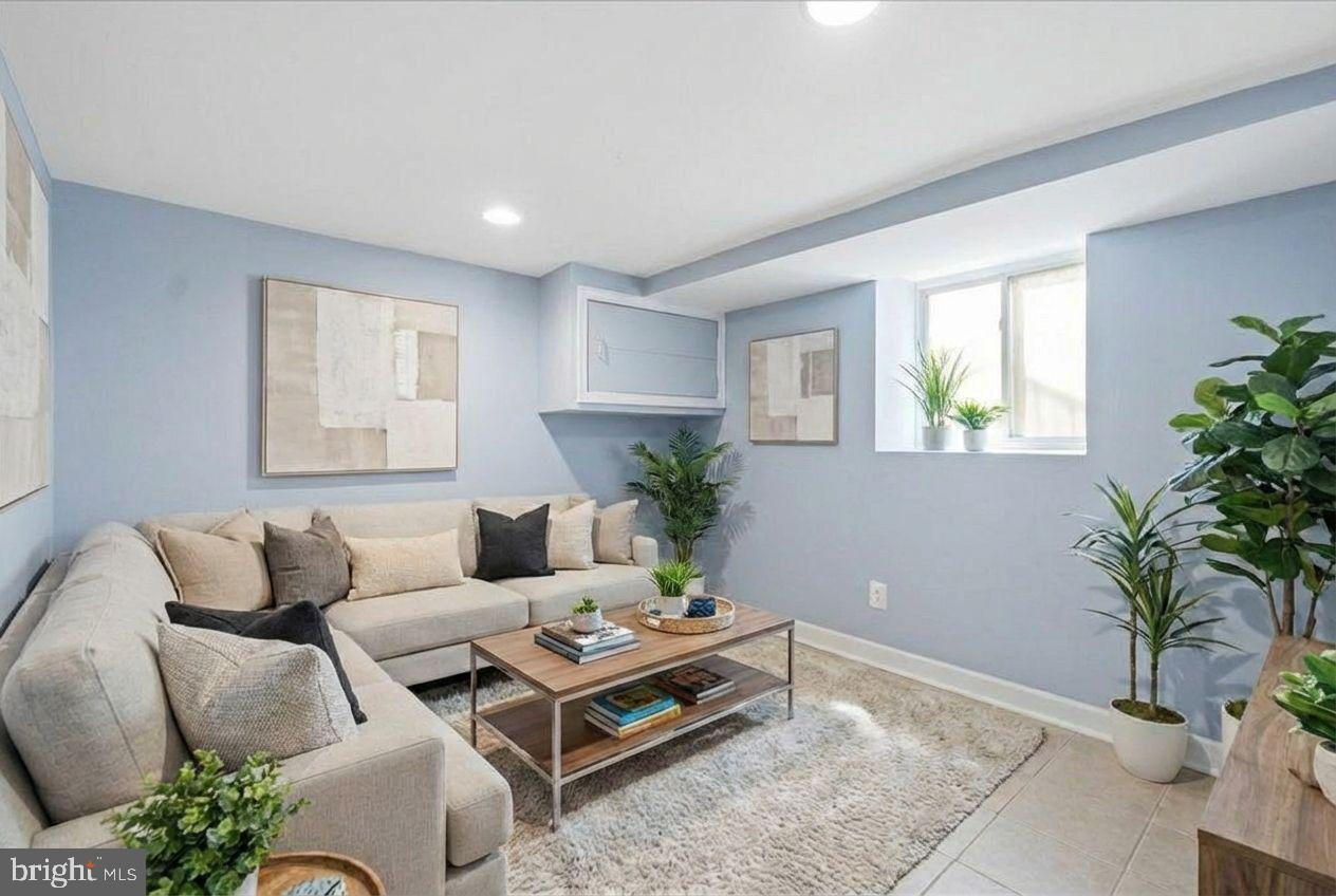 MAYFIELD - Residential