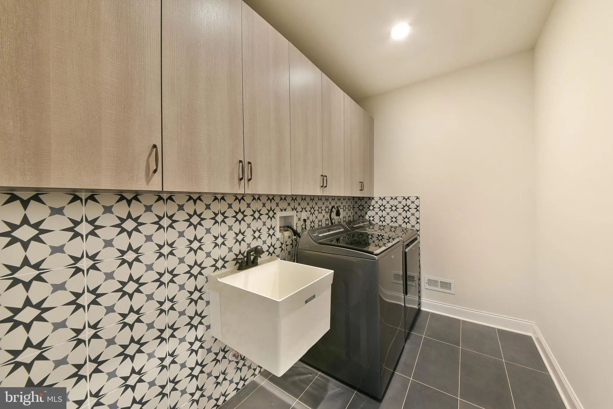 Yardley, Pennsylvania 19067, United States, 3 Bedrooms Bedrooms, ,3 BathroomsBathrooms,Residential,Contingent,146107