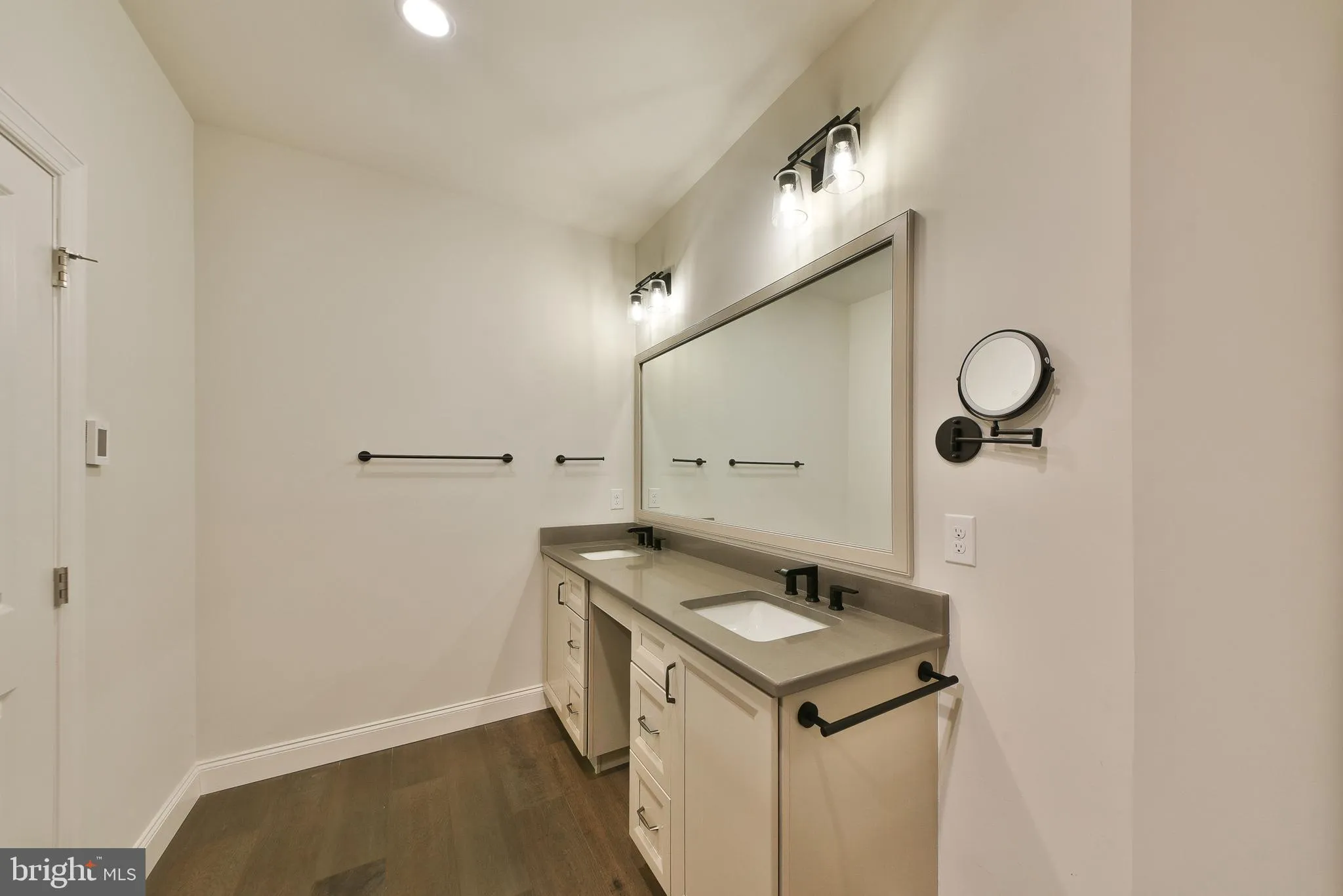 Yardley, Pennsylvania 19067, United States, 3 Bedrooms Bedrooms, ,3 BathroomsBathrooms,Residential,Contingent,146107