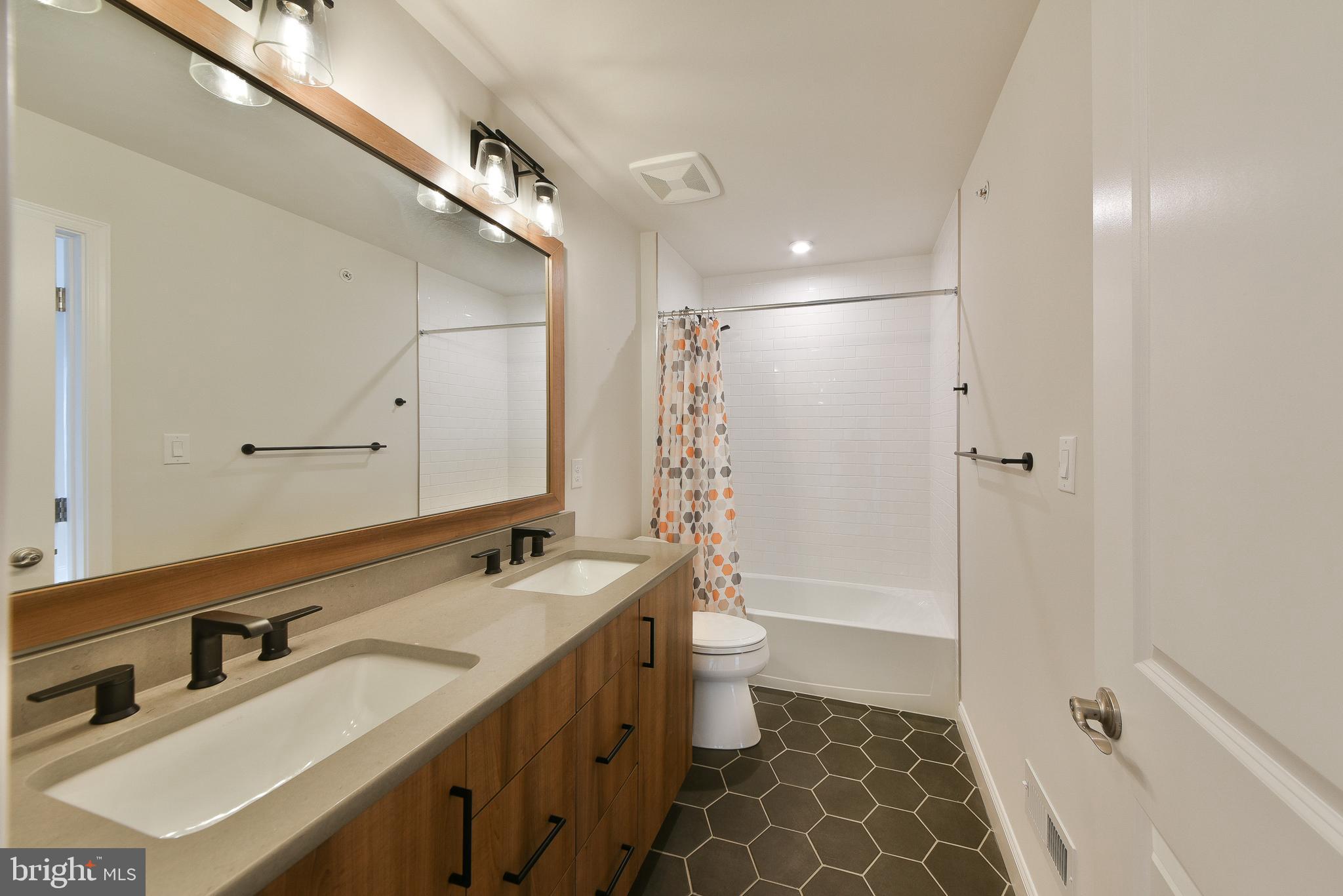 REGENCY AT YARDLEY - Residential