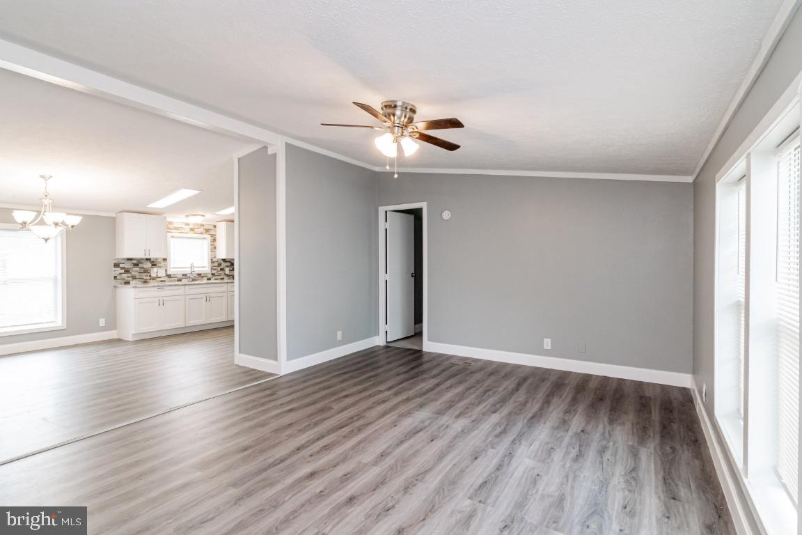 4041 CONOWINGO RD 8