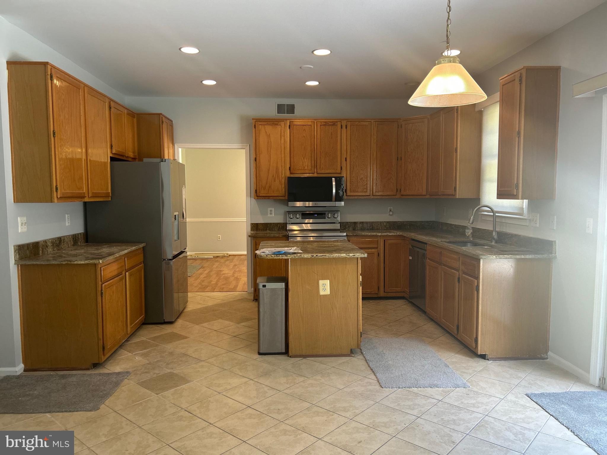 TALL OAKS CROSSING - Residential Lease