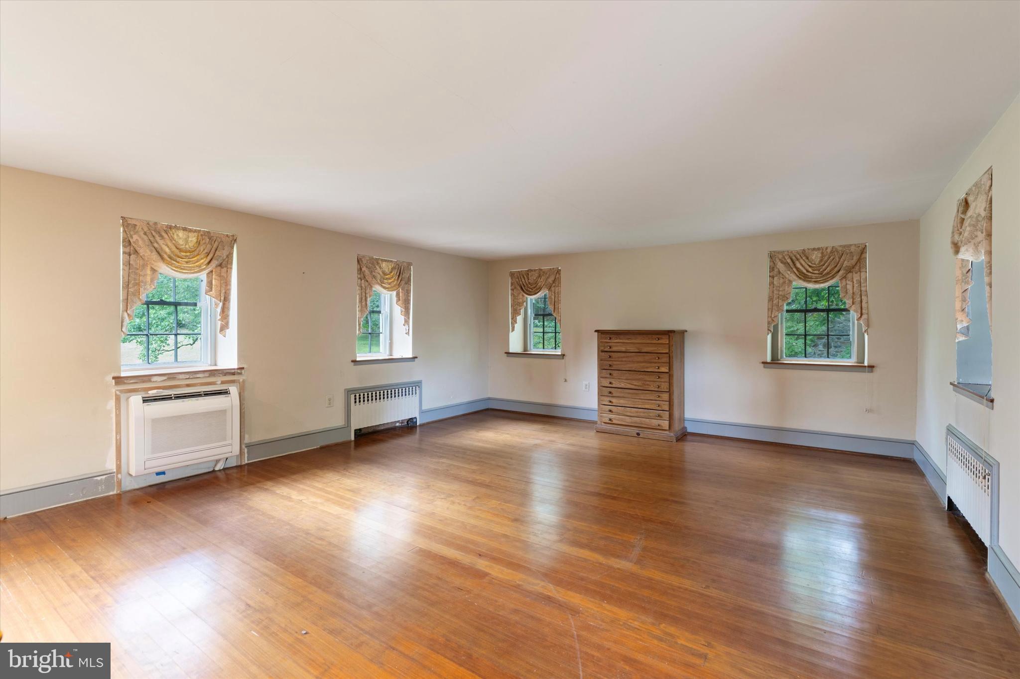 VALLEY FORGE WOODS - Residential