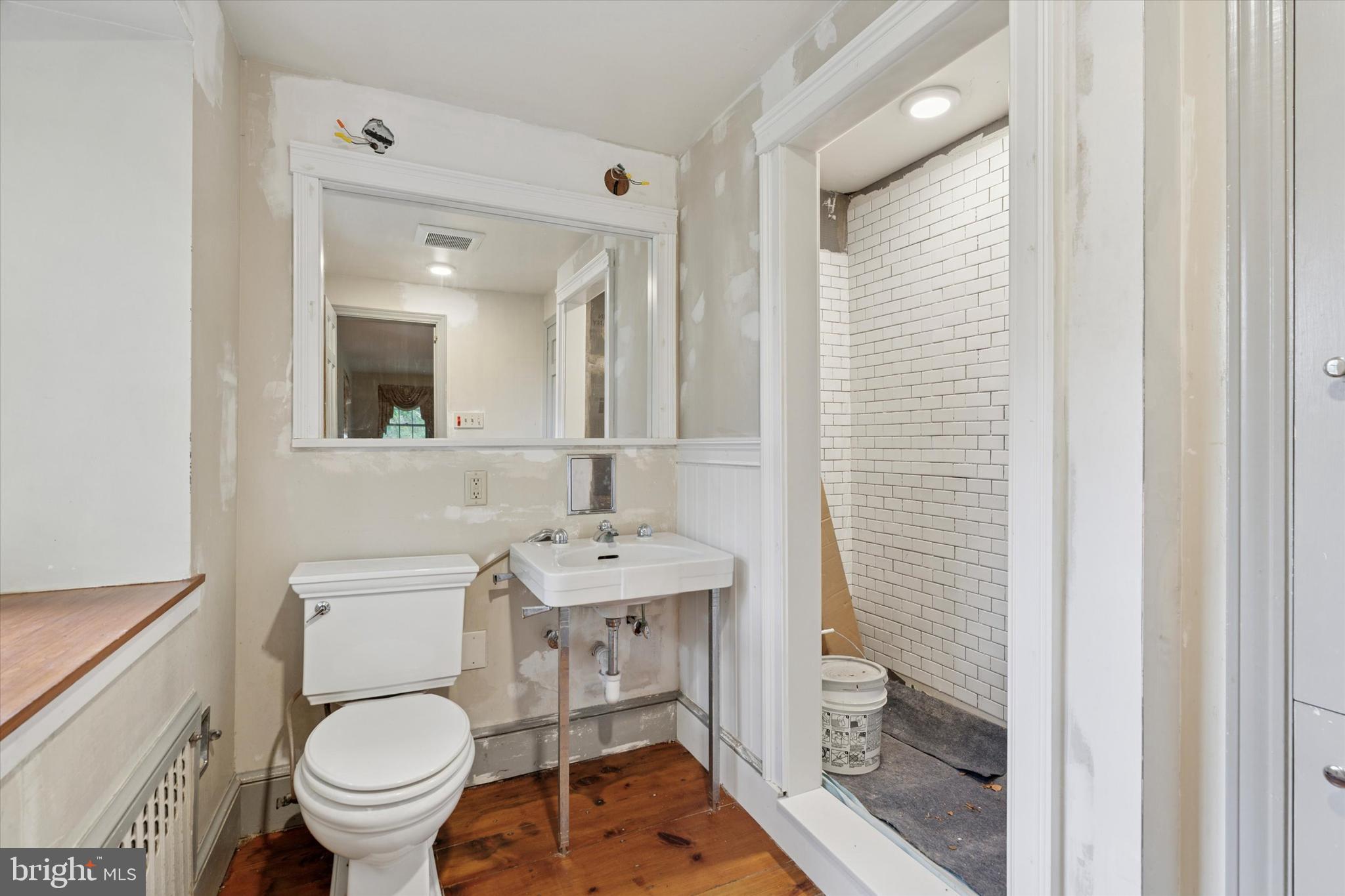 VALLEY FORGE WOODS - Residential