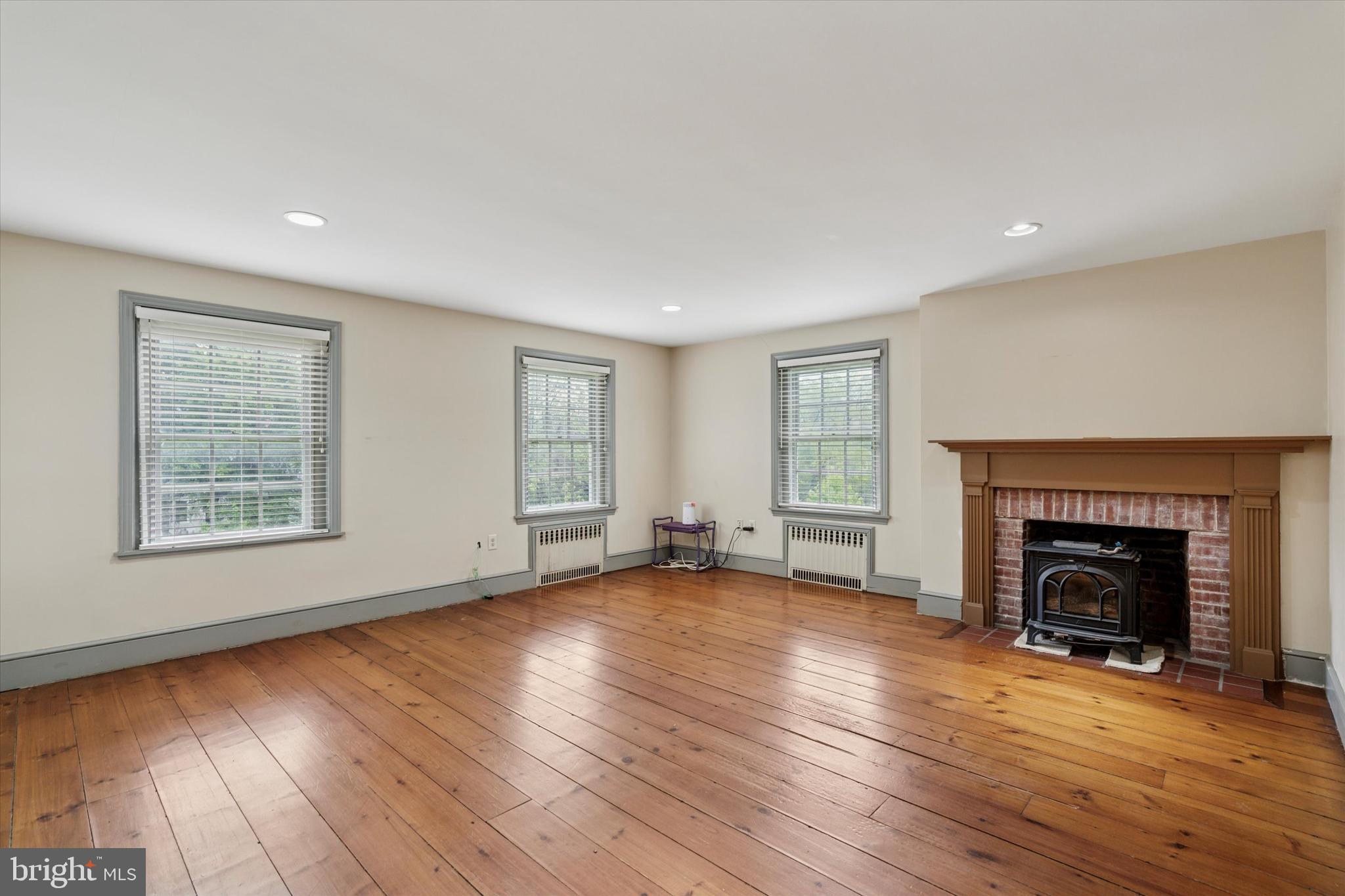 VALLEY FORGE WOODS - Residential