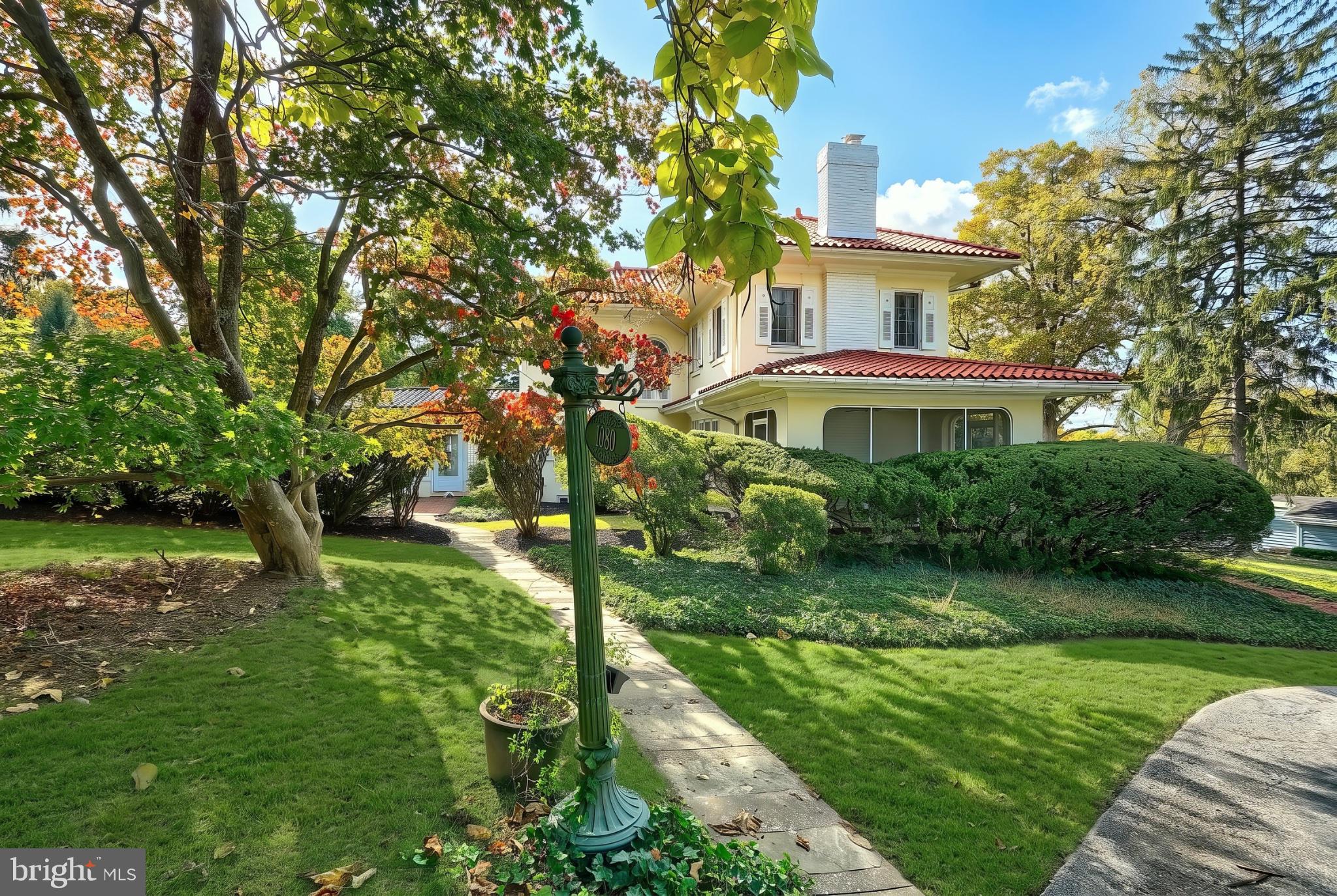 1080 ELLIOTT LANE