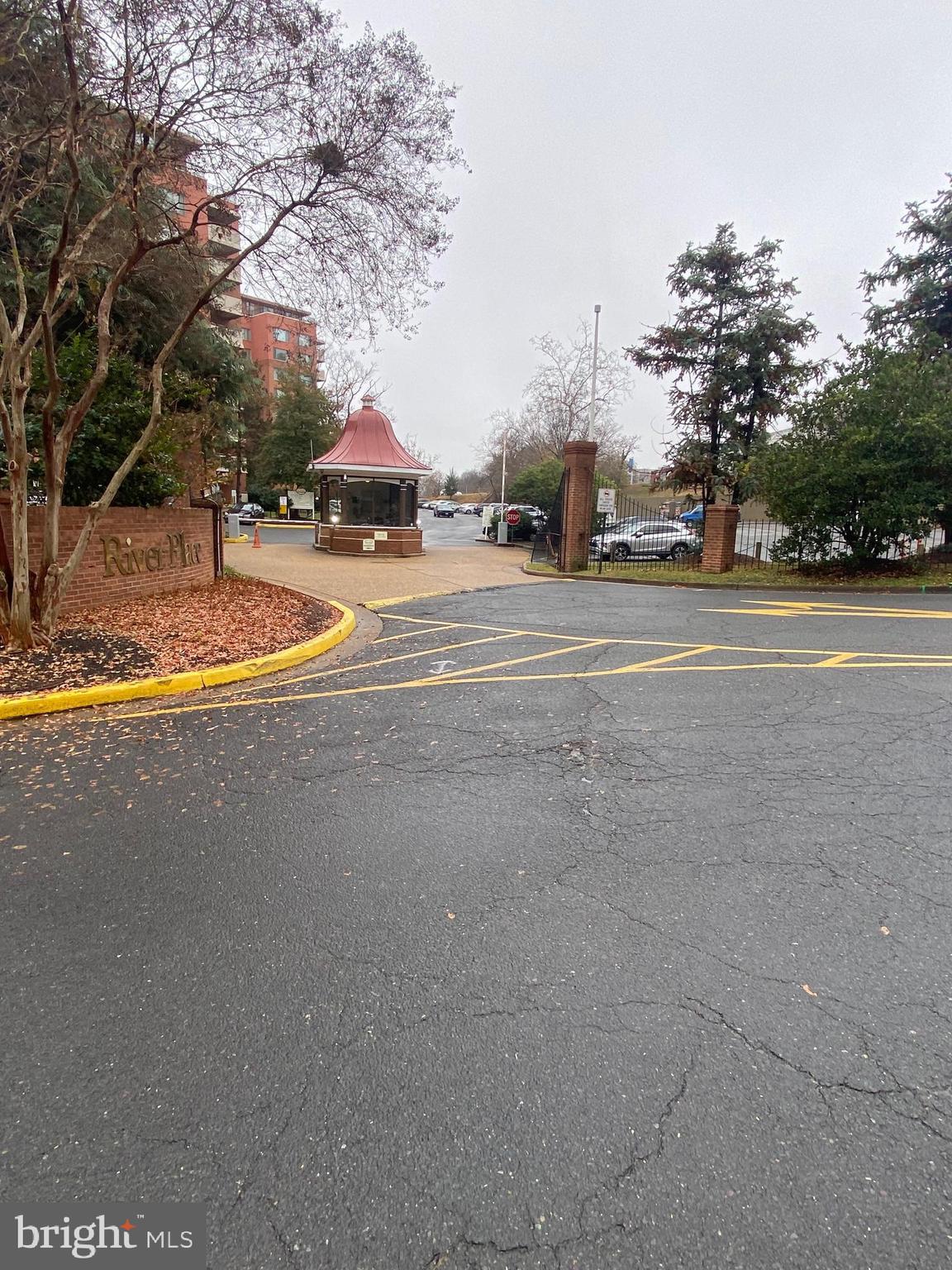 RIVER PLACE - Residential Lease