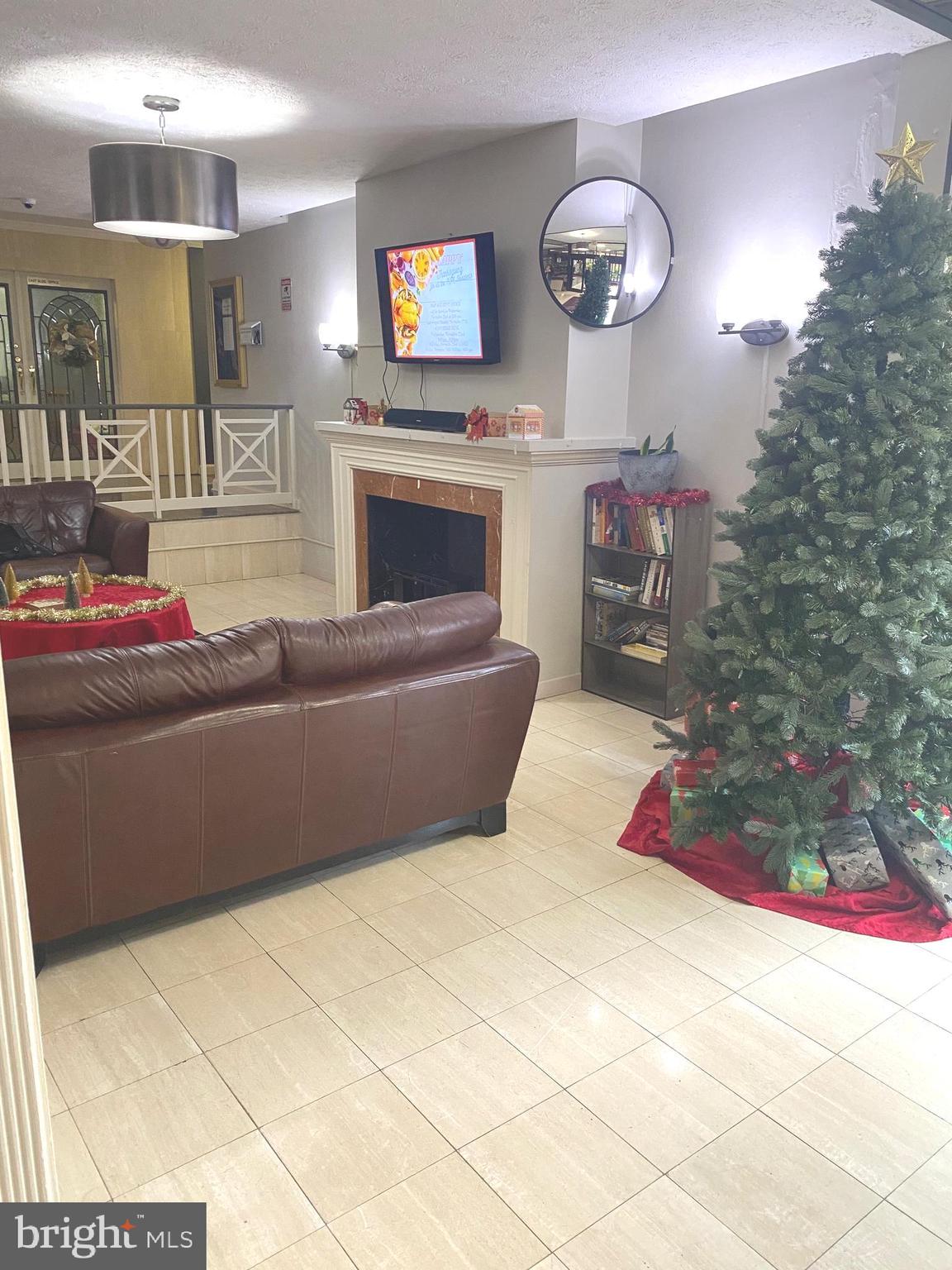 RIVER PLACE - Residential Lease