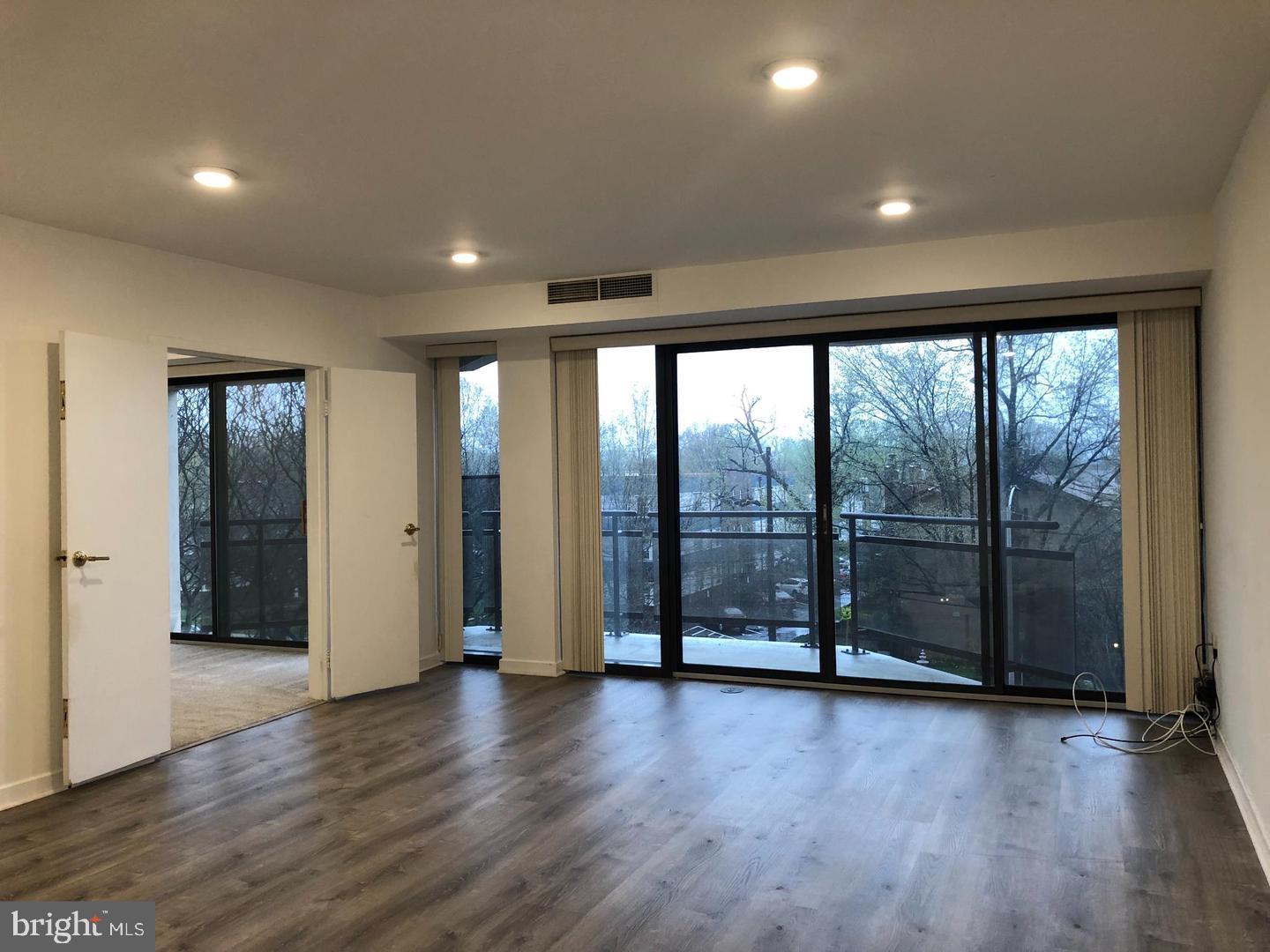 ROSSLYN - Residential Lease