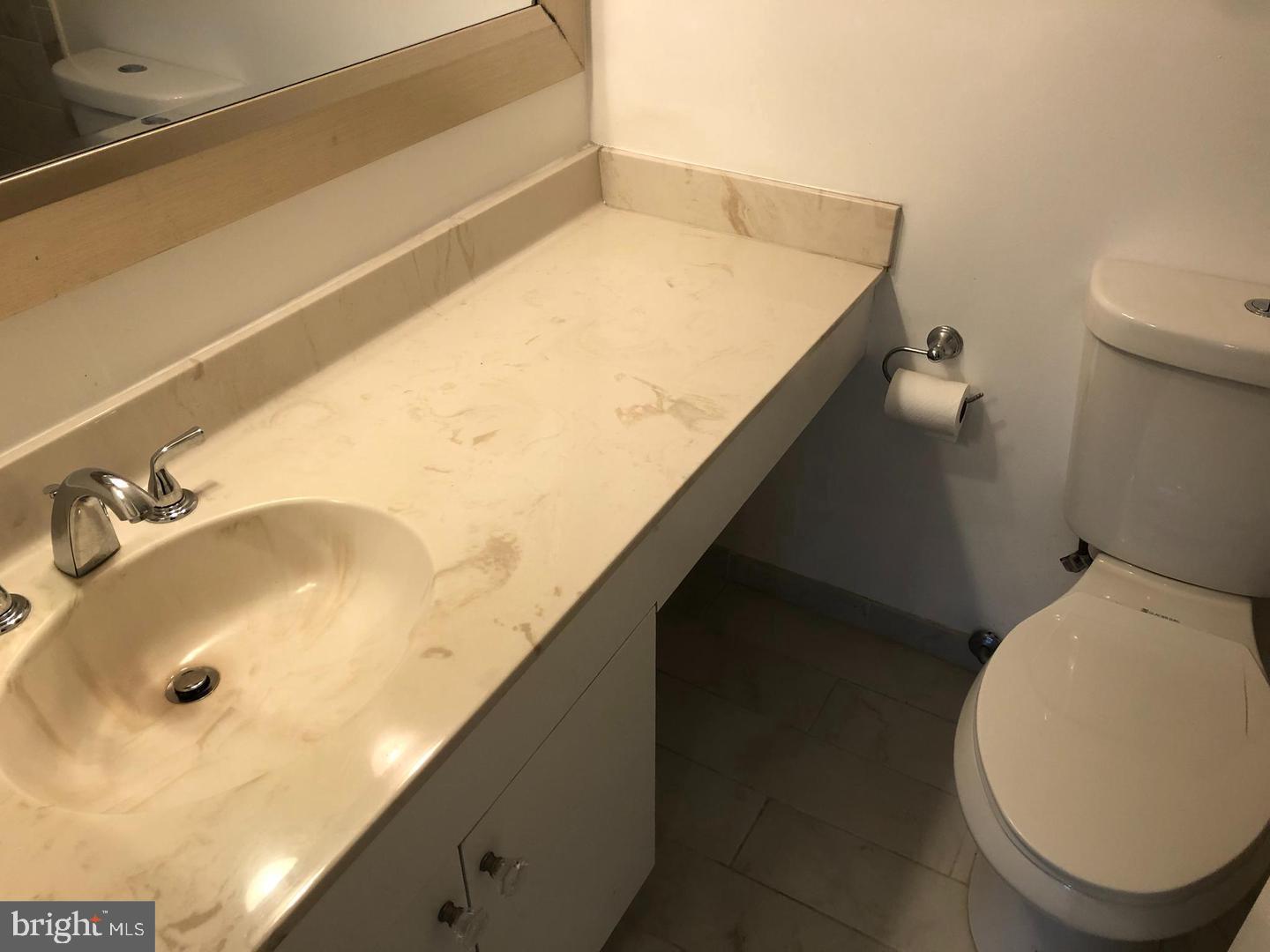 ROSSLYN - Residential Lease