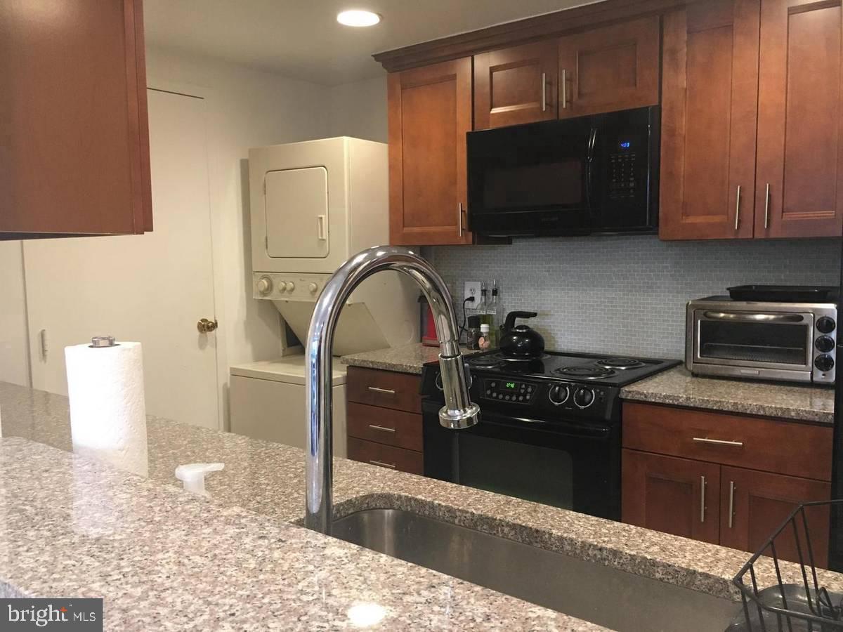 ROSSLYN - Residential Lease