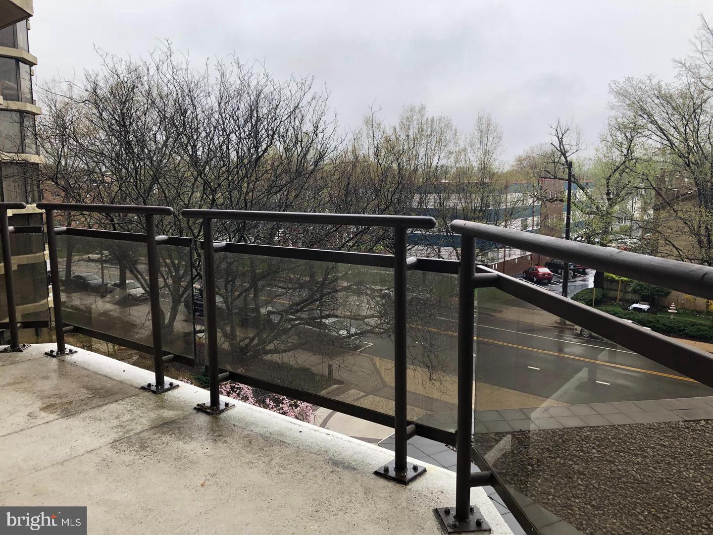 ROSSLYN - Residential Lease