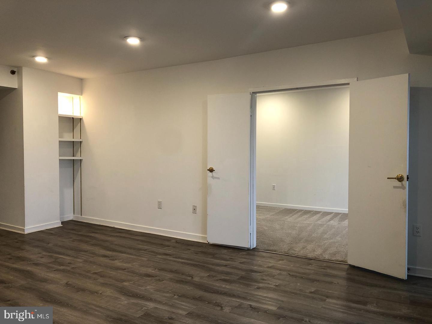 ROSSLYN - Residential Lease