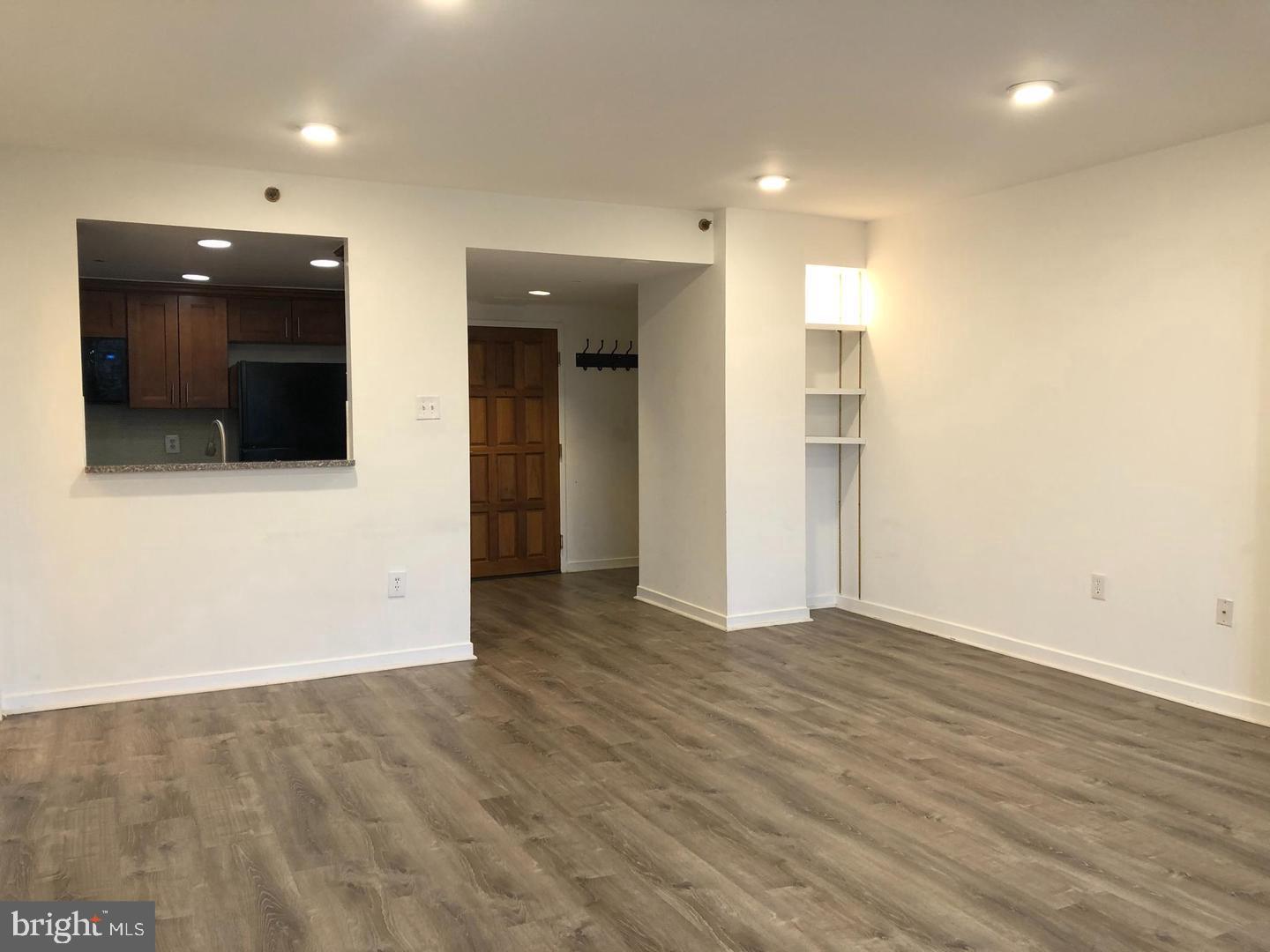 ROSSLYN - Residential Lease