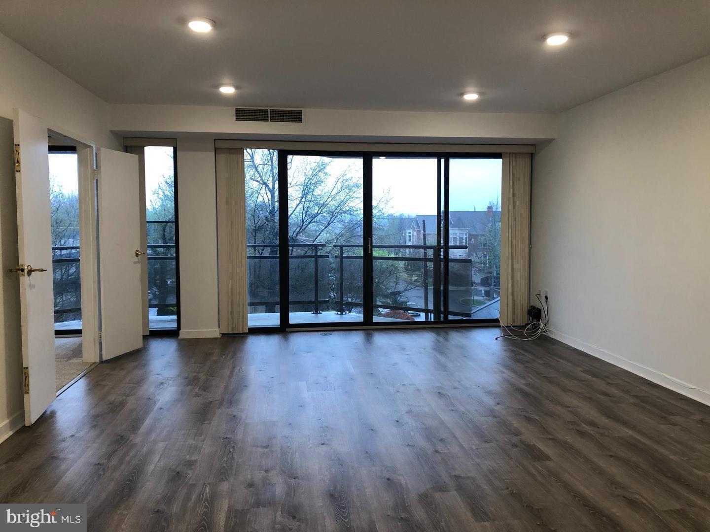 ROSSLYN - Residential Lease