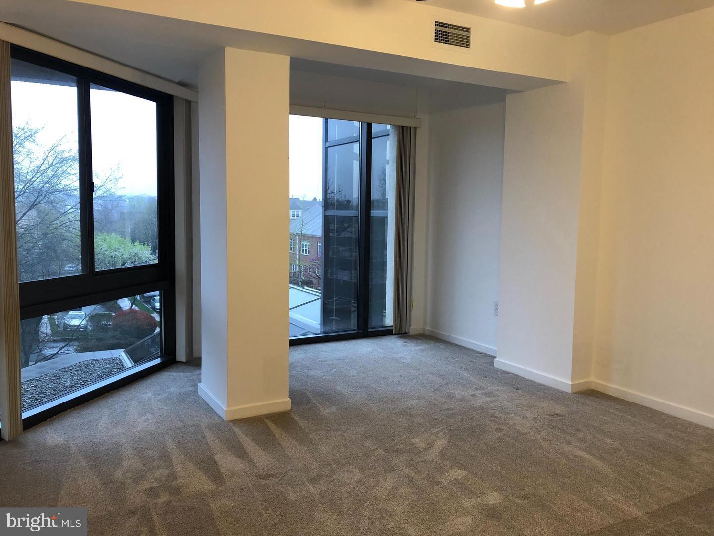 ROSSLYN - Residential Lease