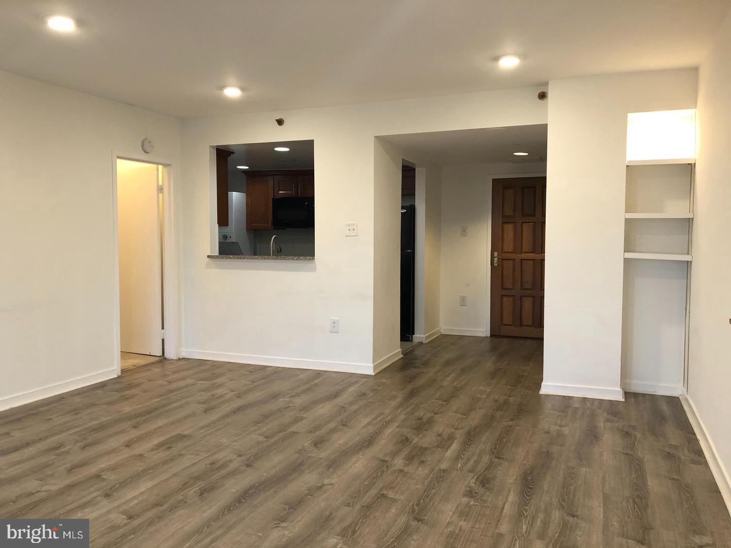 ROSSLYN - Residential Lease