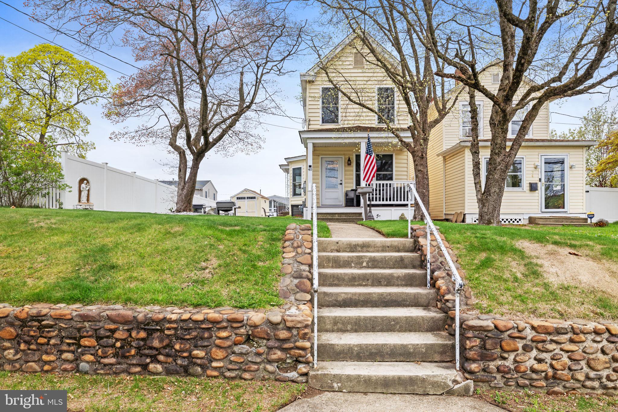 40 E FRONT STREET