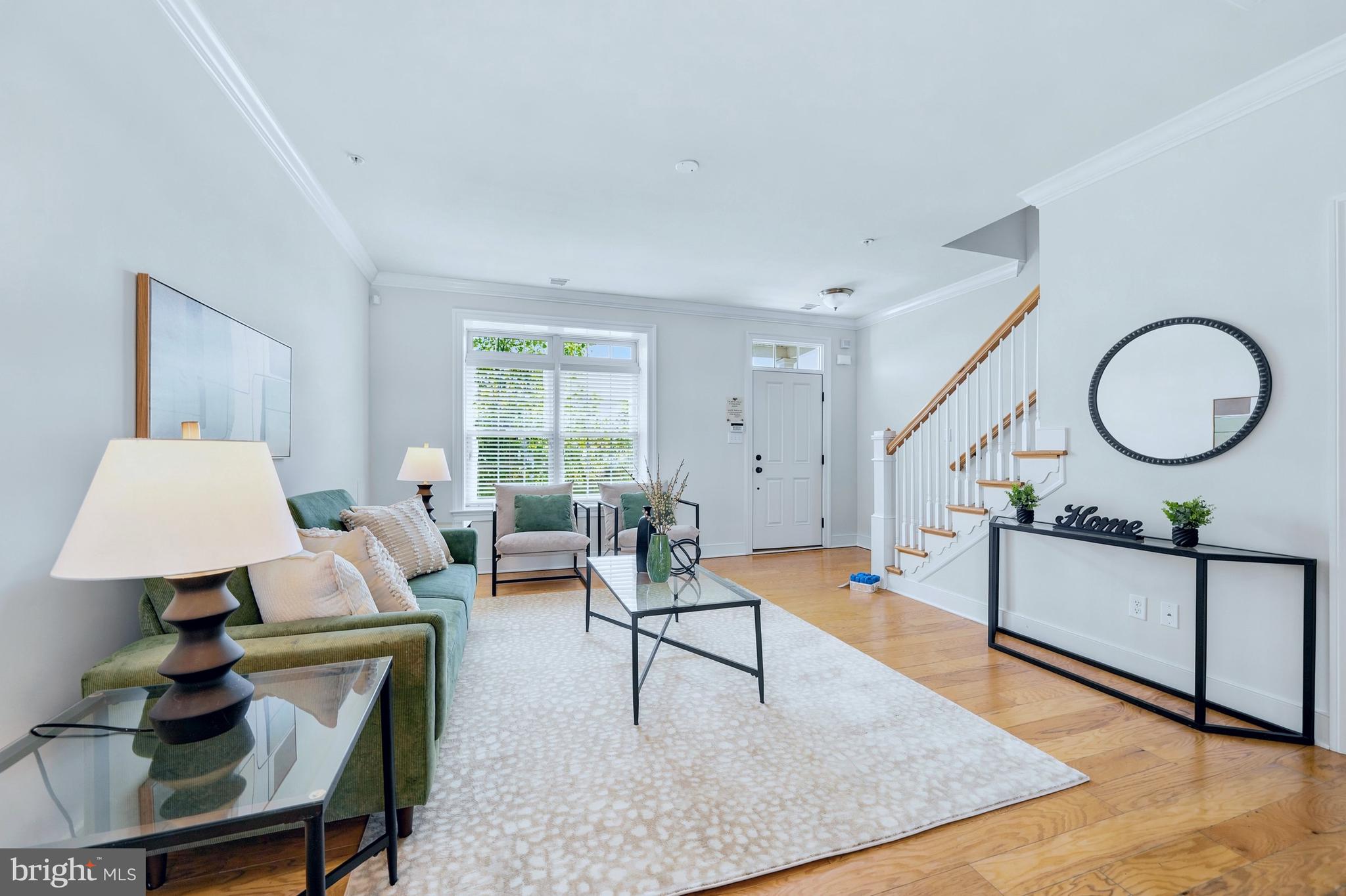 607 W MULBERRY STREET