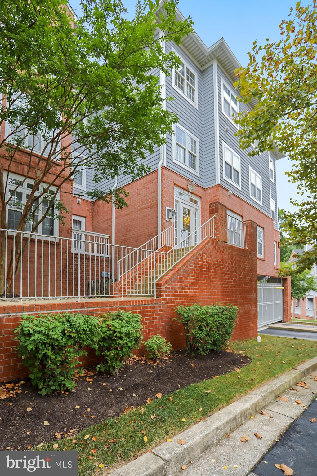 SPRING MILL CONDOMINIUM - Residential Lease