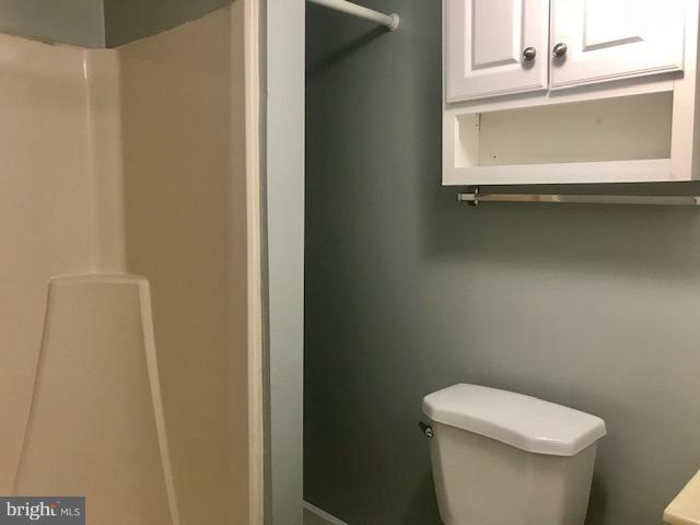 DERWOOD STATION - Residential Lease