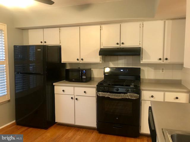 DERWOOD STATION - Residential Lease