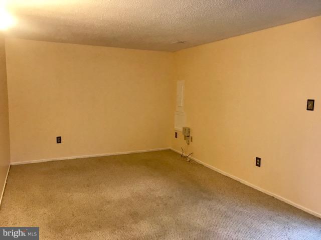 DERWOOD STATION - Residential Lease