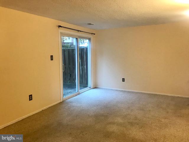 DERWOOD STATION - Residential Lease