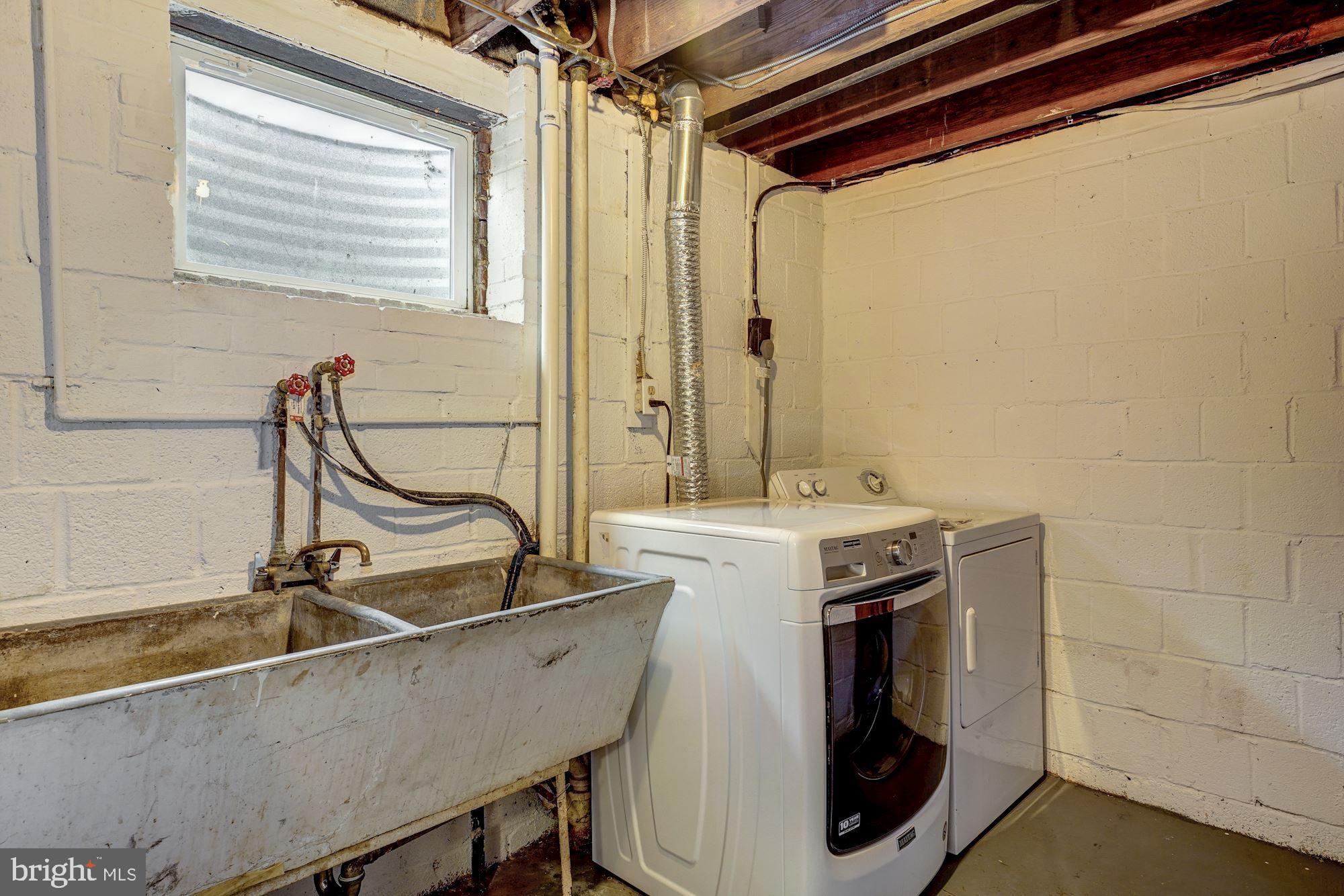 WOODSIDE PARK - Residential