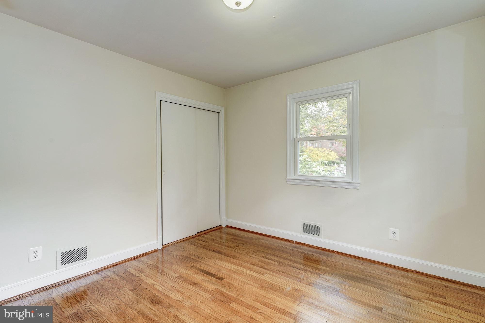 WOODSIDE PARK - Residential