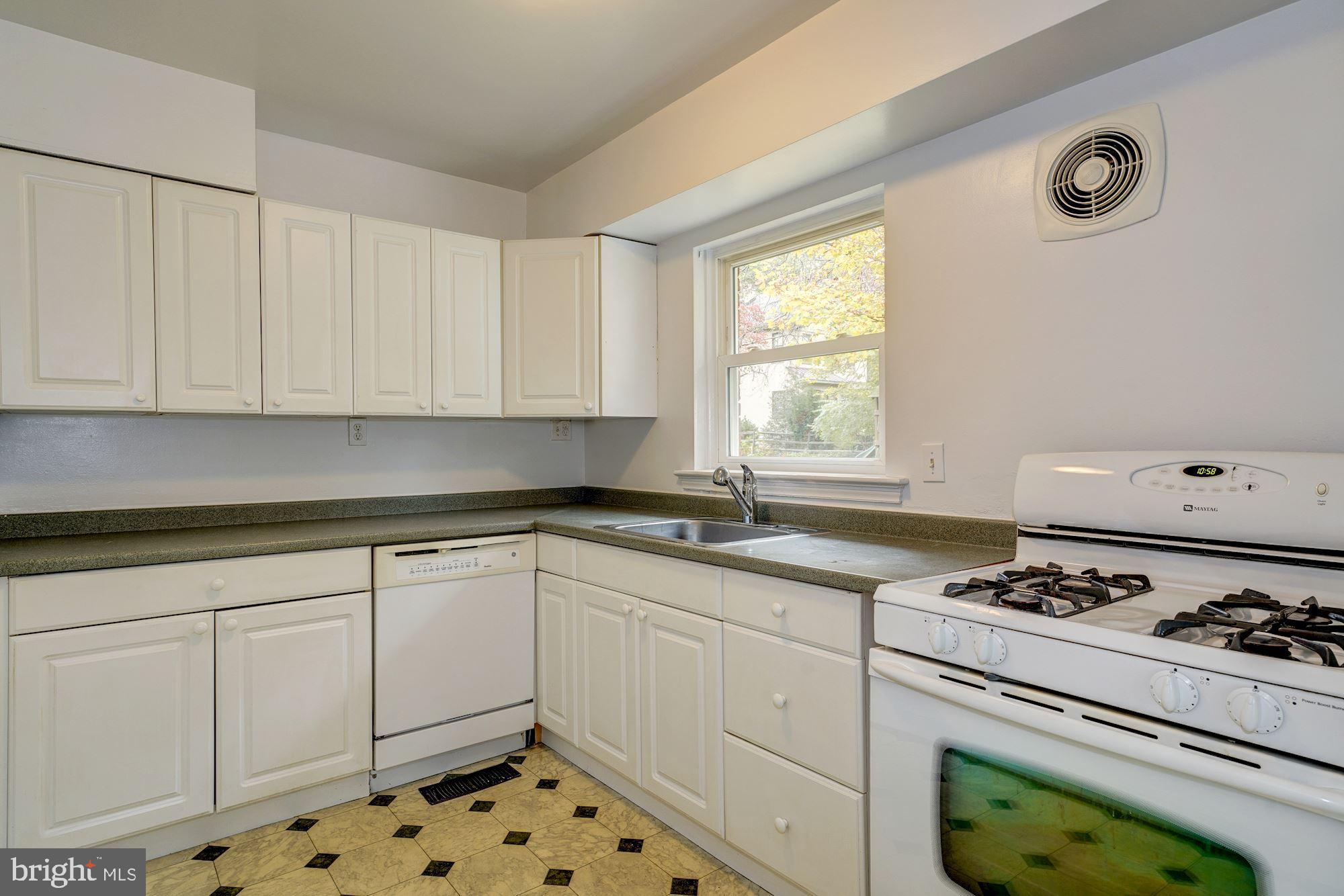 WOODSIDE PARK - Residential