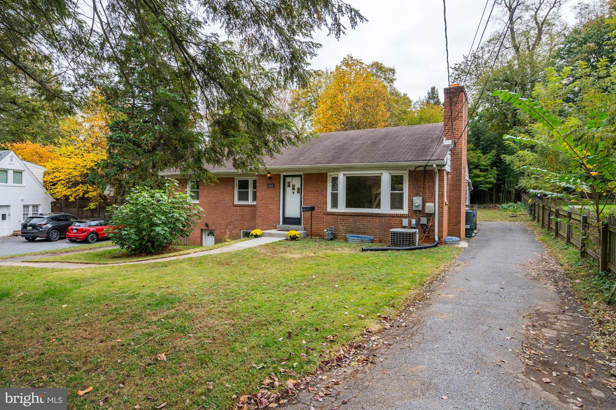 WOODSIDE PARK - Residential