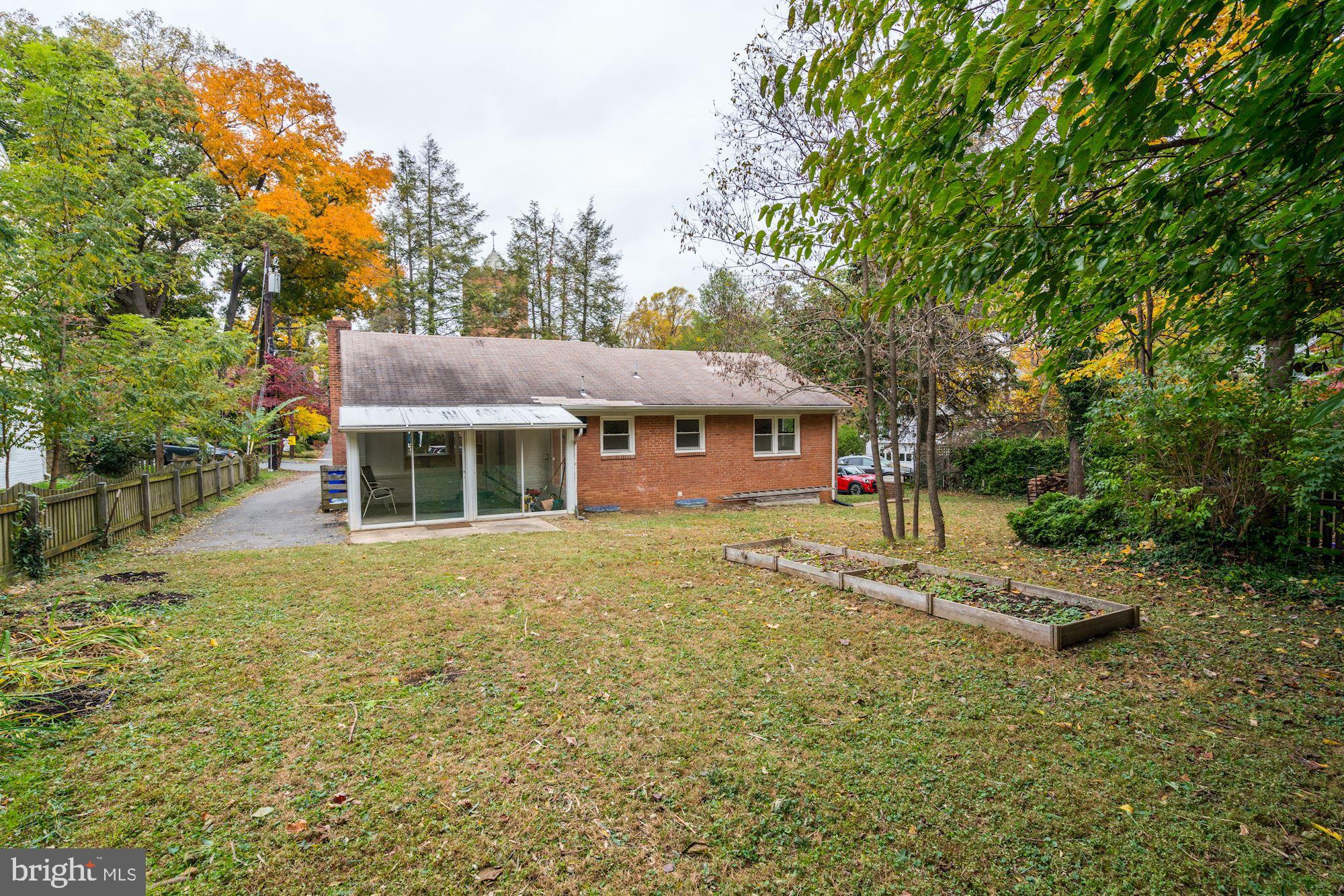 WOODSIDE PARK - Residential