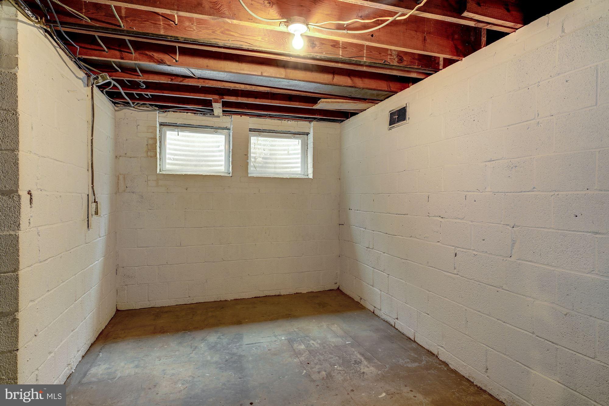 WOODSIDE PARK - Residential