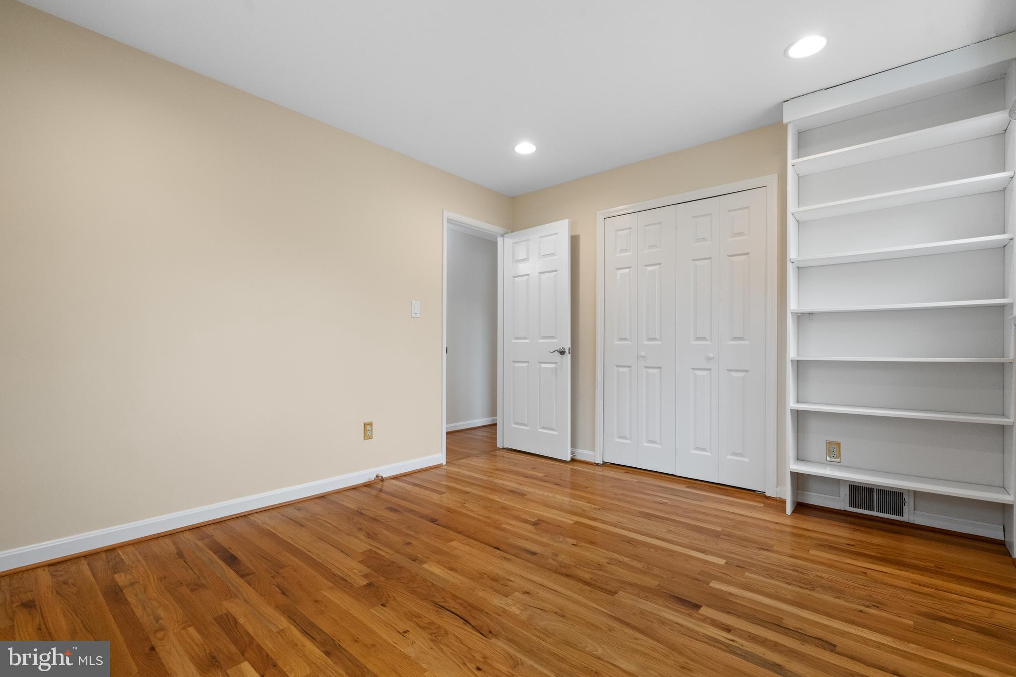 KEENE MILL MANOR - Residential