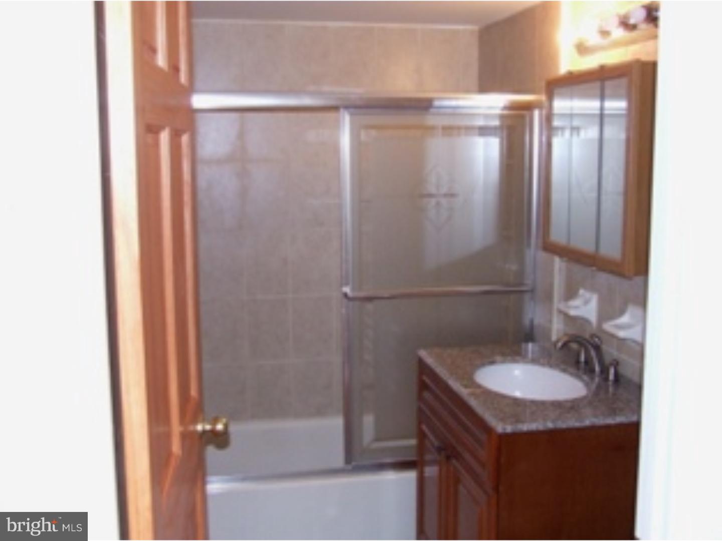 SOCIETY HILL - Residential Lease