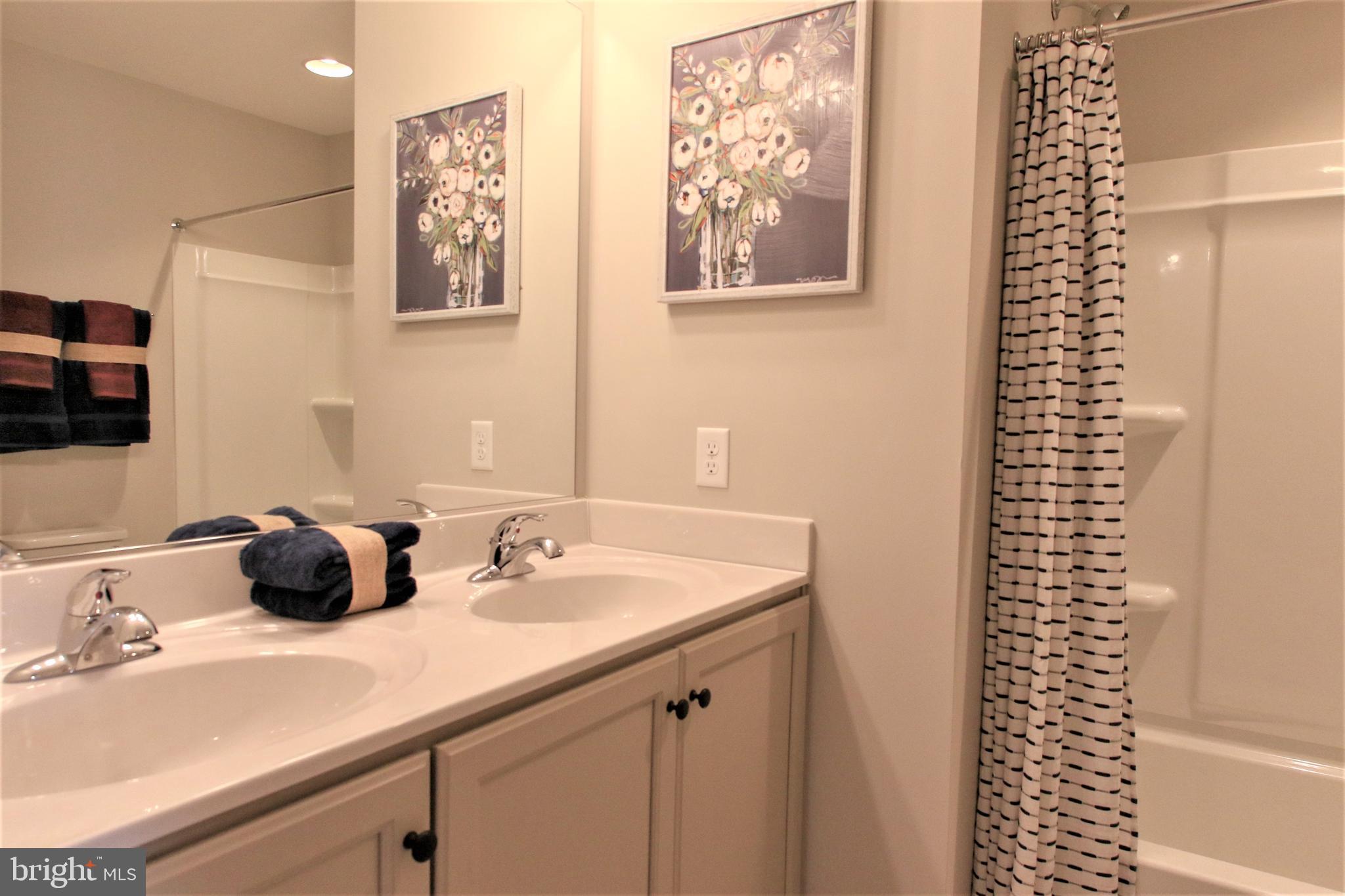 MCCAULEY CROSSING - Residential