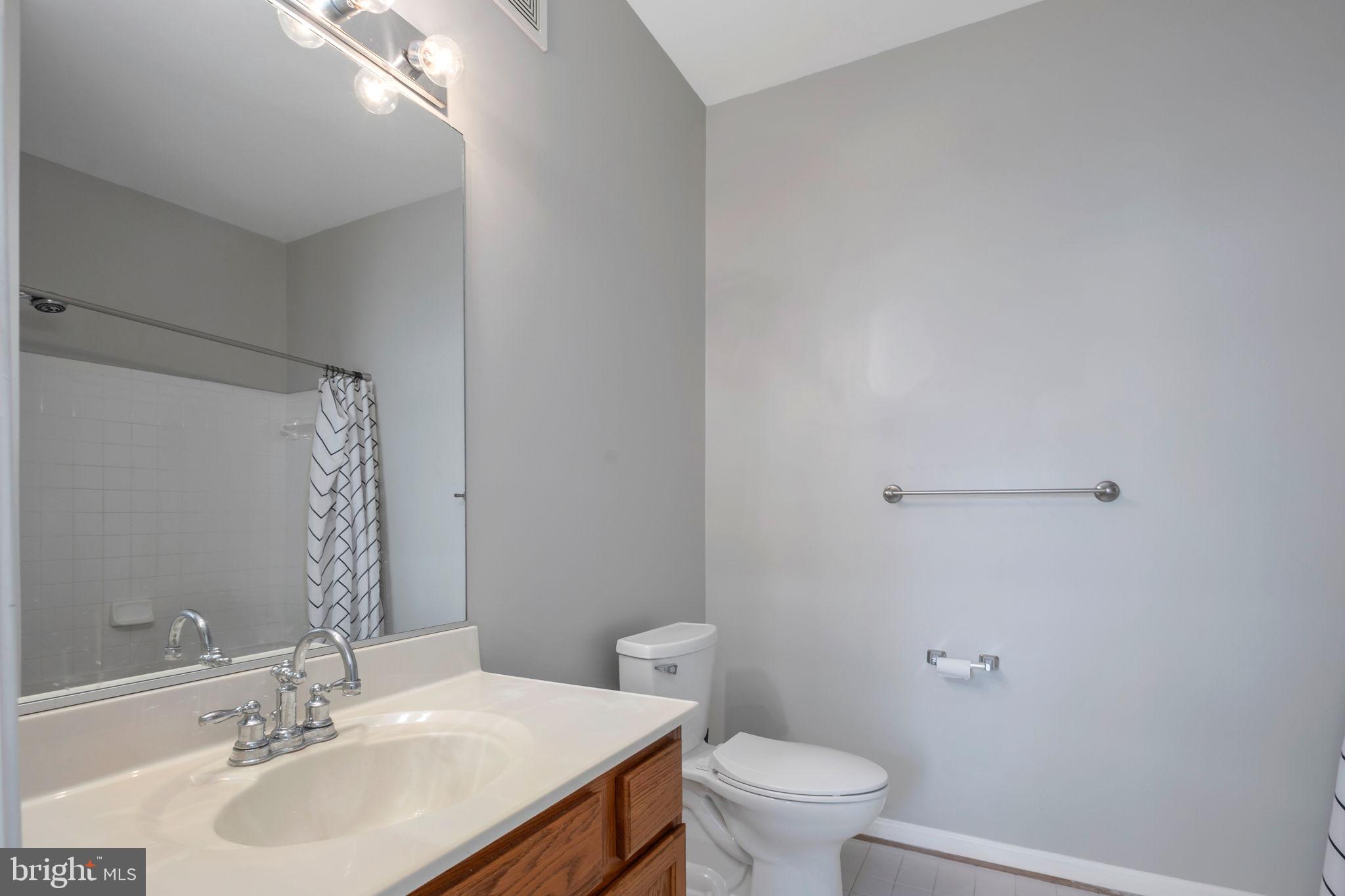 BOWIE TOWERS - Residential Lease