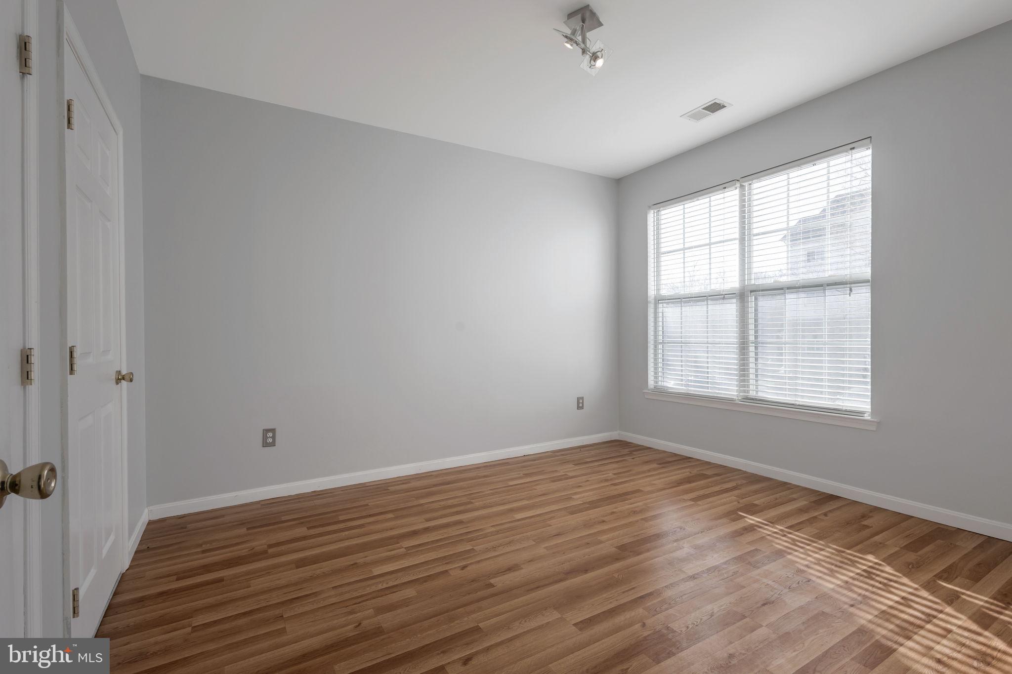 BOWIE TOWERS - Residential Lease