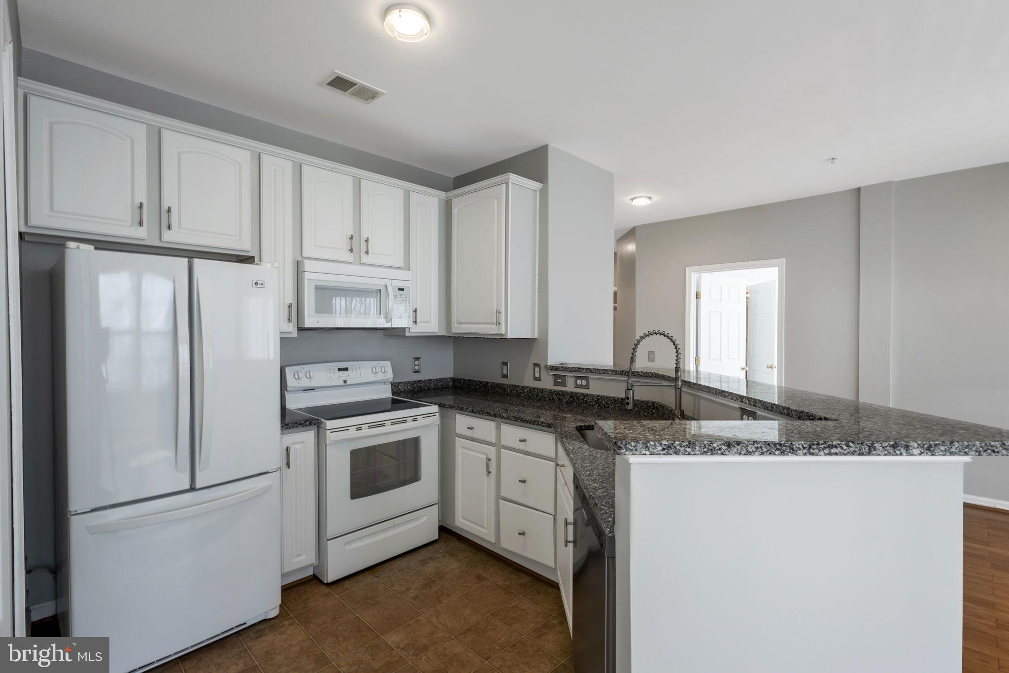 BOWIE TOWERS - Residential Lease