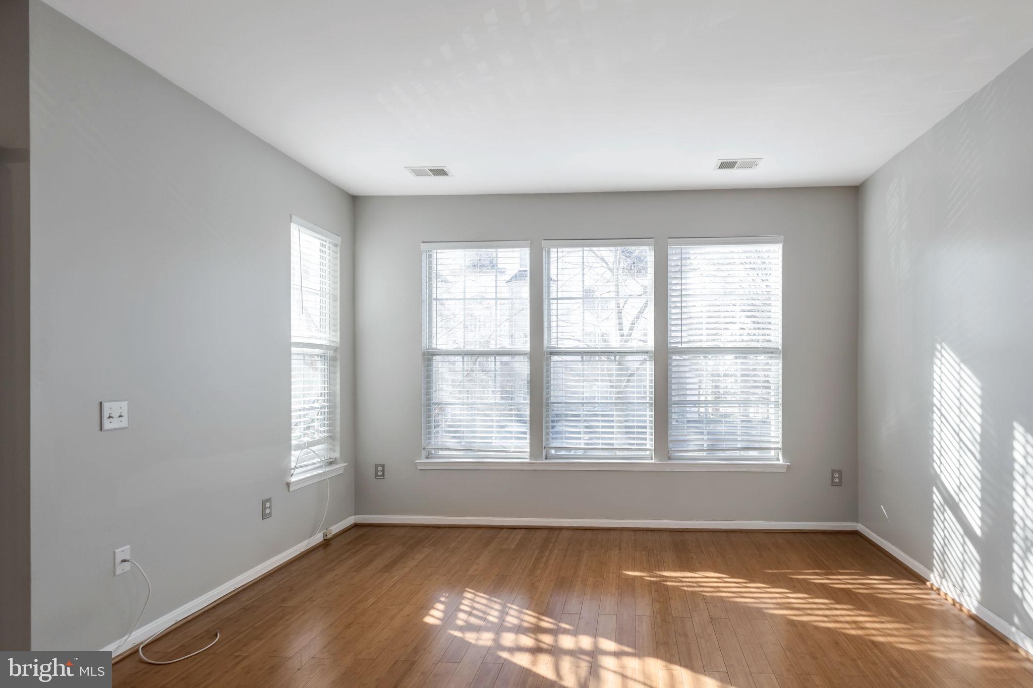 BOWIE TOWERS - Residential Lease